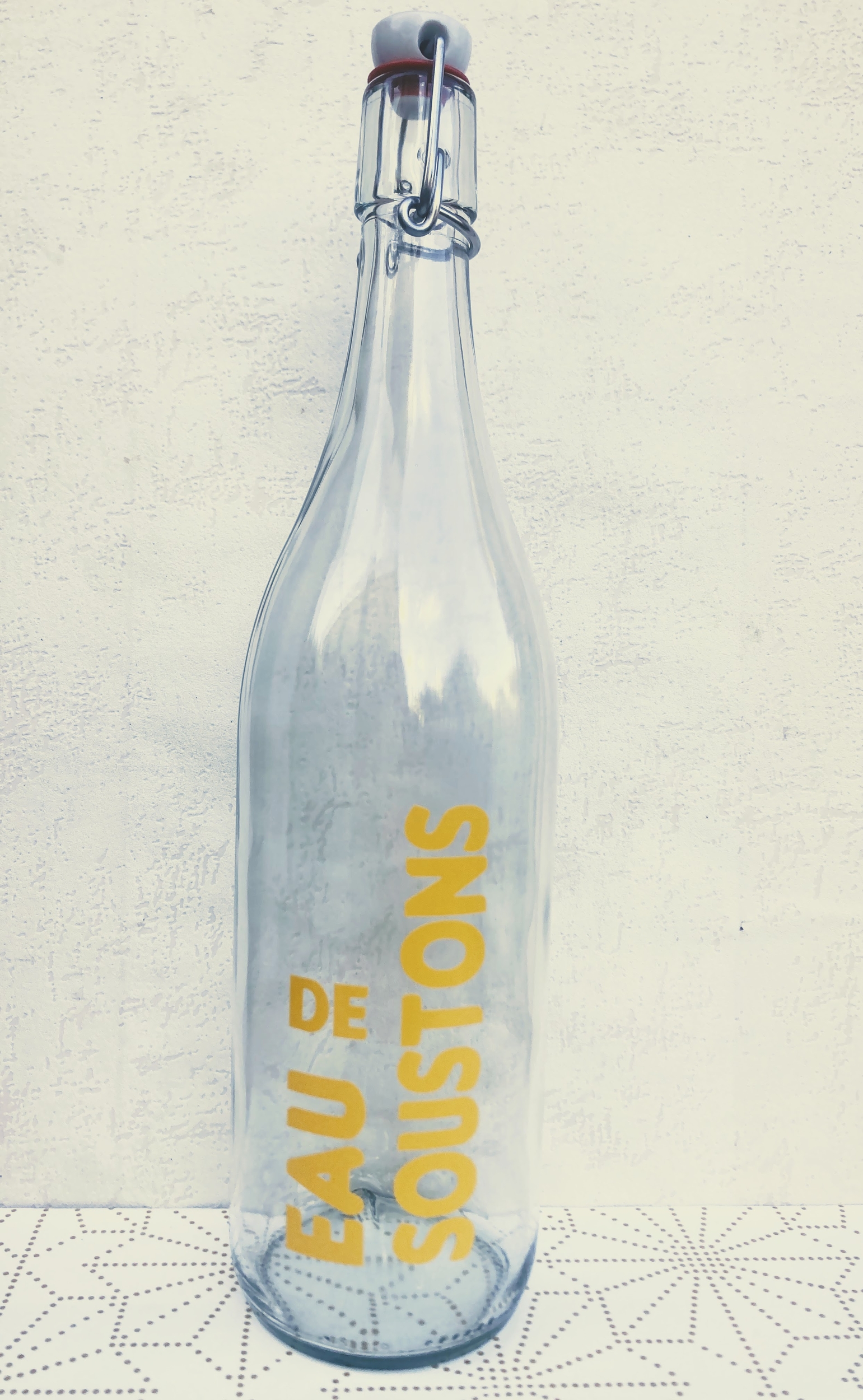 bouteille verre bouchon avec inscription eau de soustons  jaune (2)