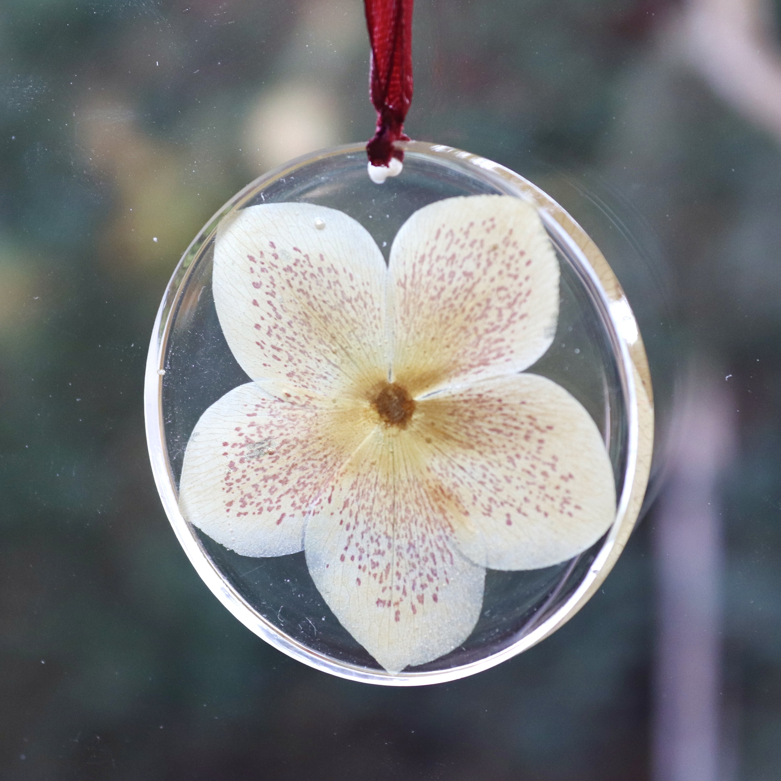 petite suspension florale hellebore résine (2)