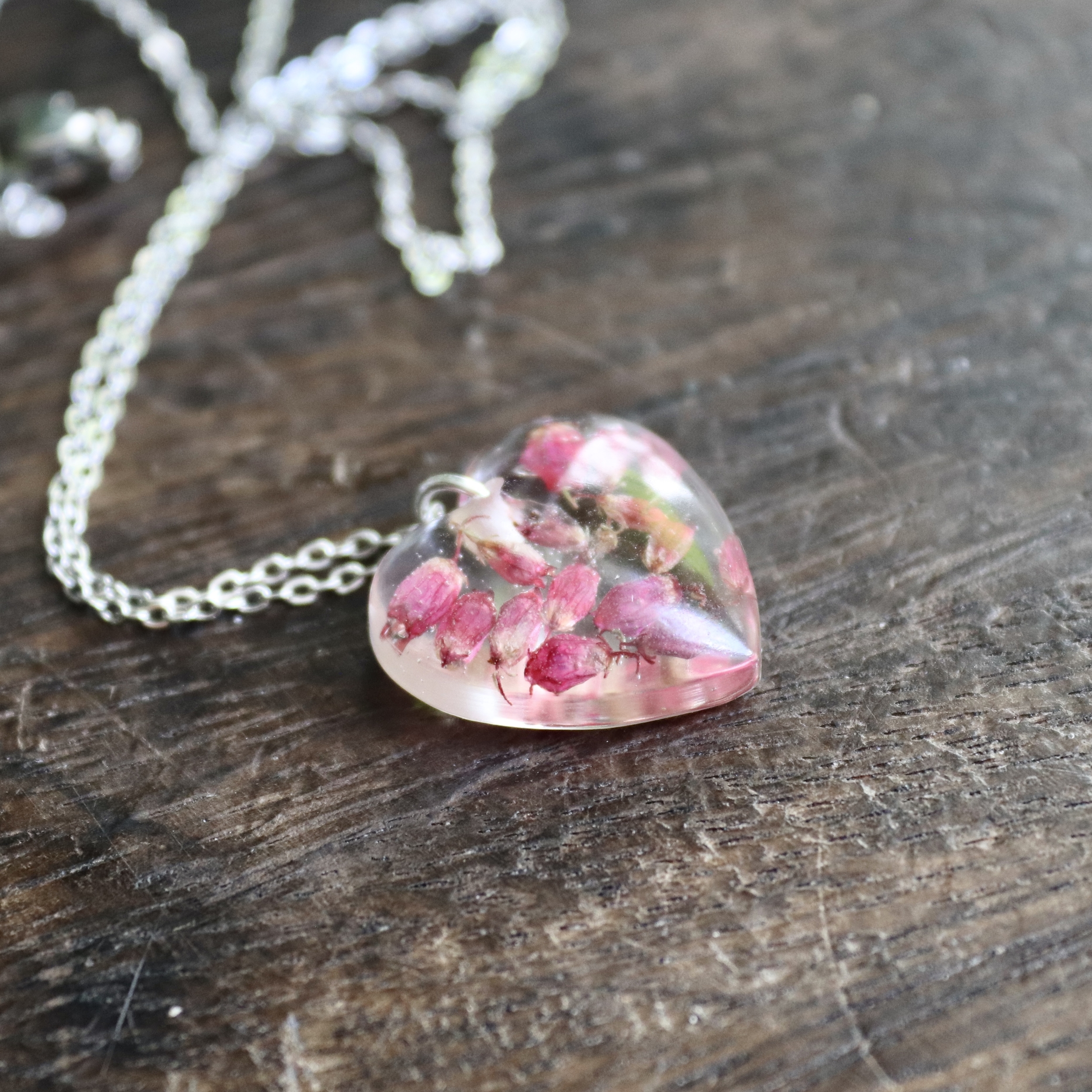 collier chaine acier inox pendentif fleur séchée coeur bruyère rose6