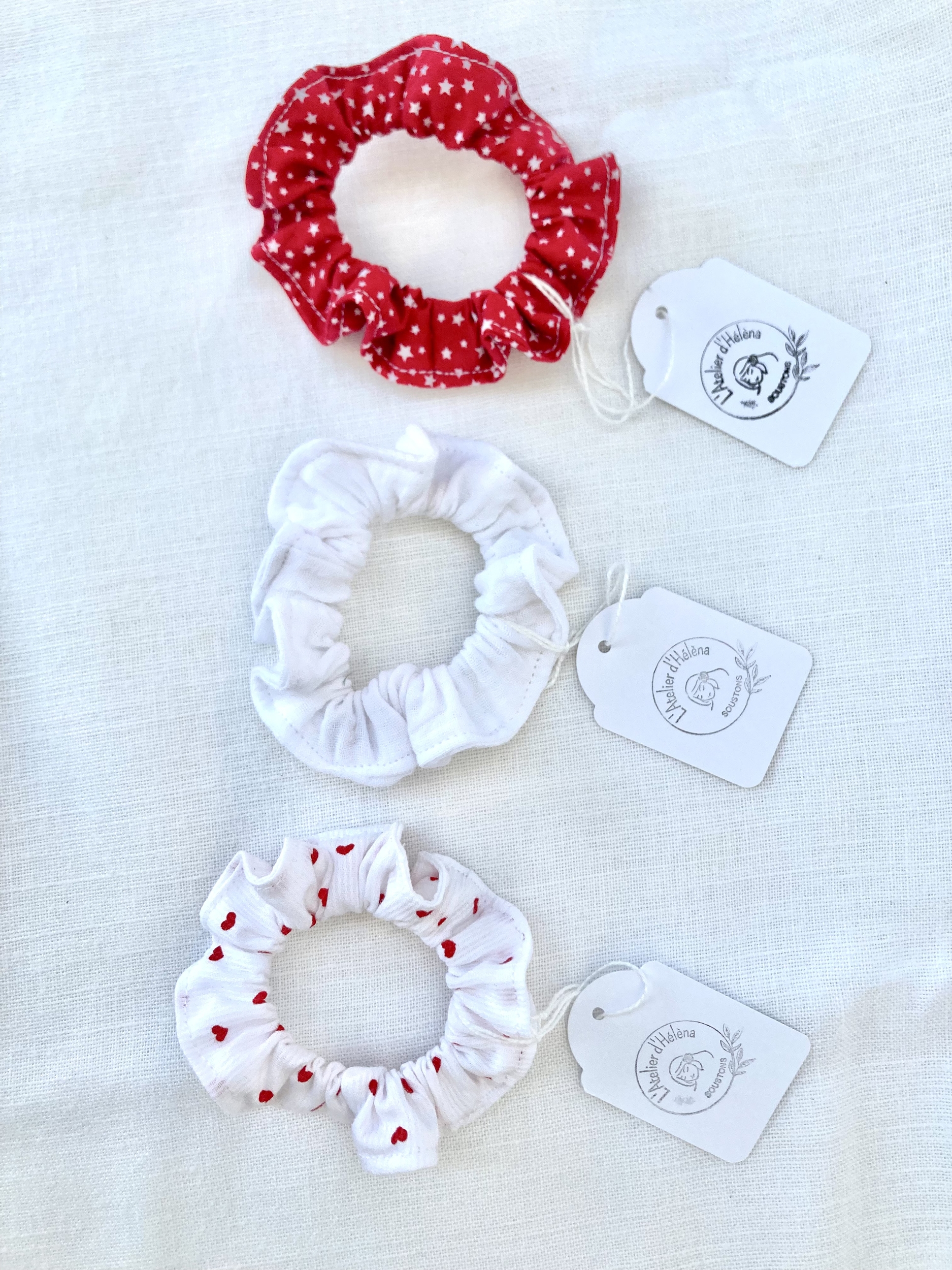 chouchou scrunchie coton fetes bayonne dax pampelune fait main artisanal rouge et blanc3