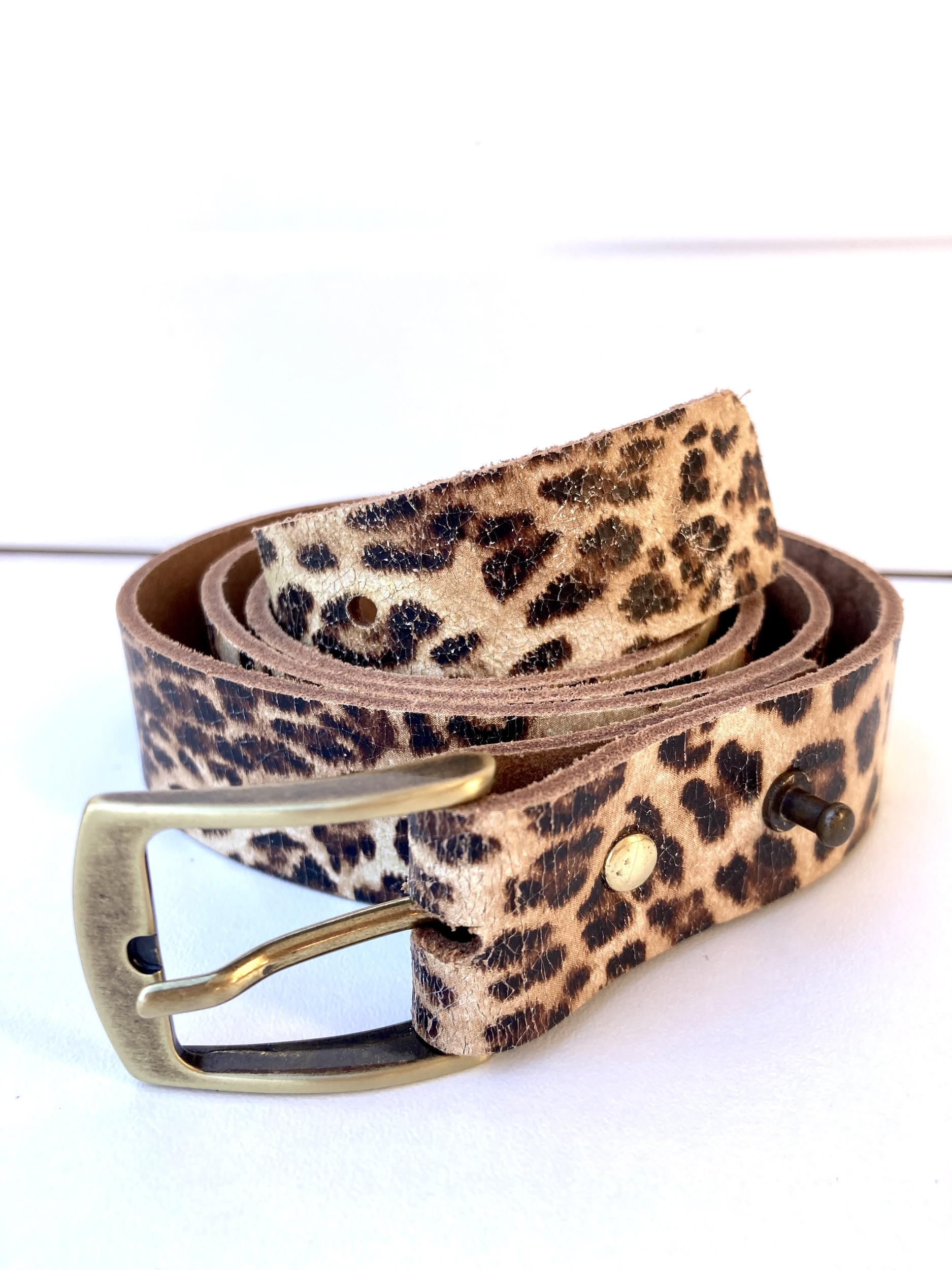 Ceinture en cuir artisanal brut léopard craquelé