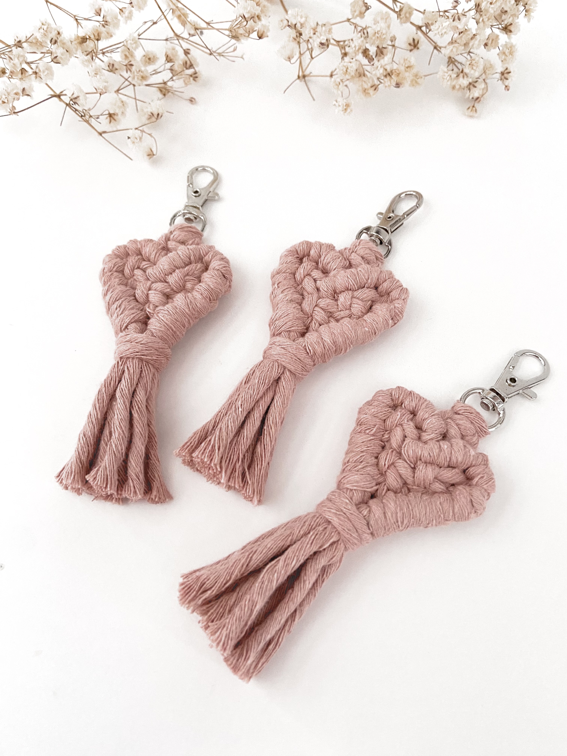 mini porte clé coeur macramé rose artisanal coton