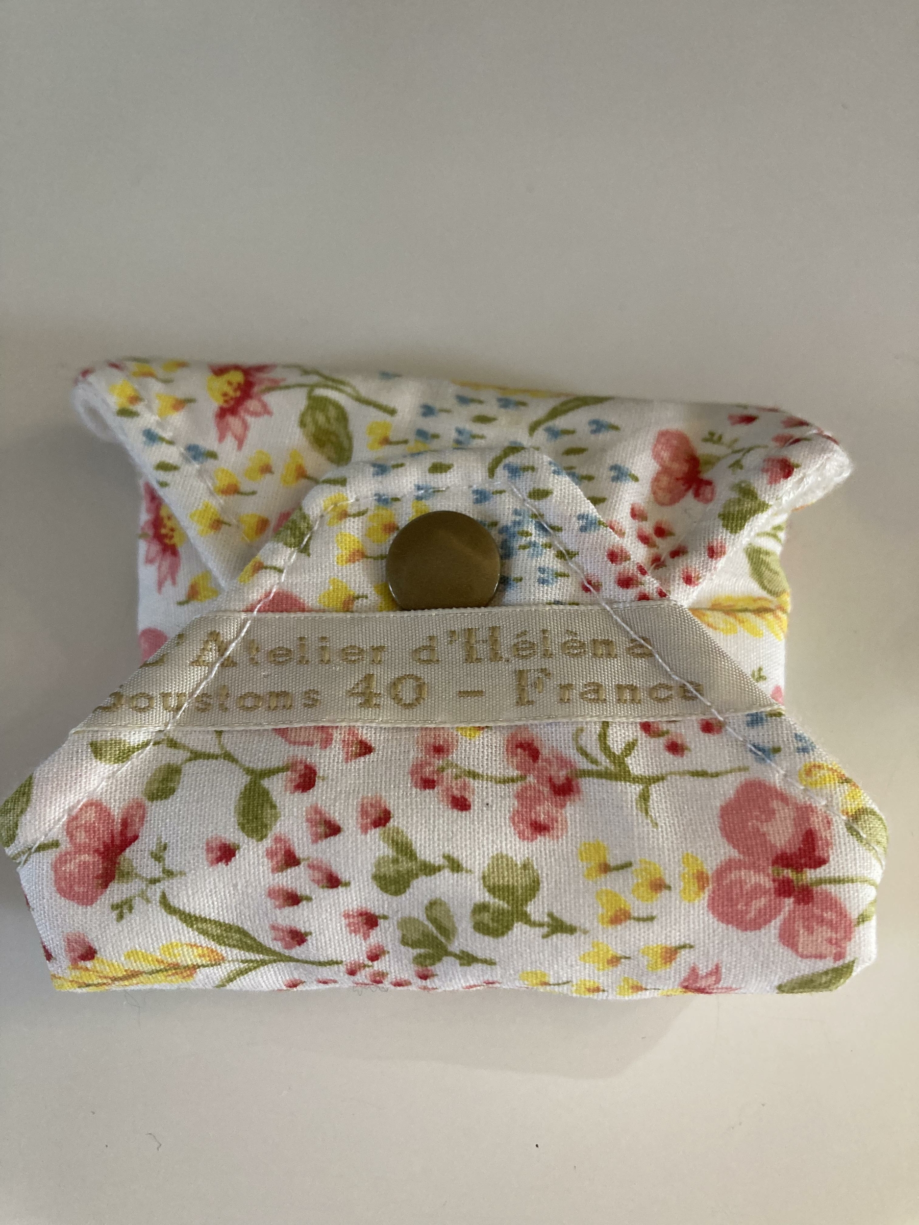 serviette hygiénique bambou coton lavable fleuri blanc