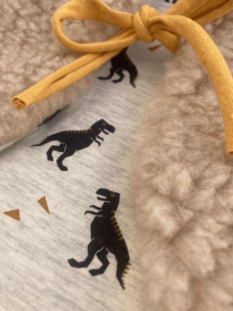 gilet bébé berger mouton pyrénées dino beige