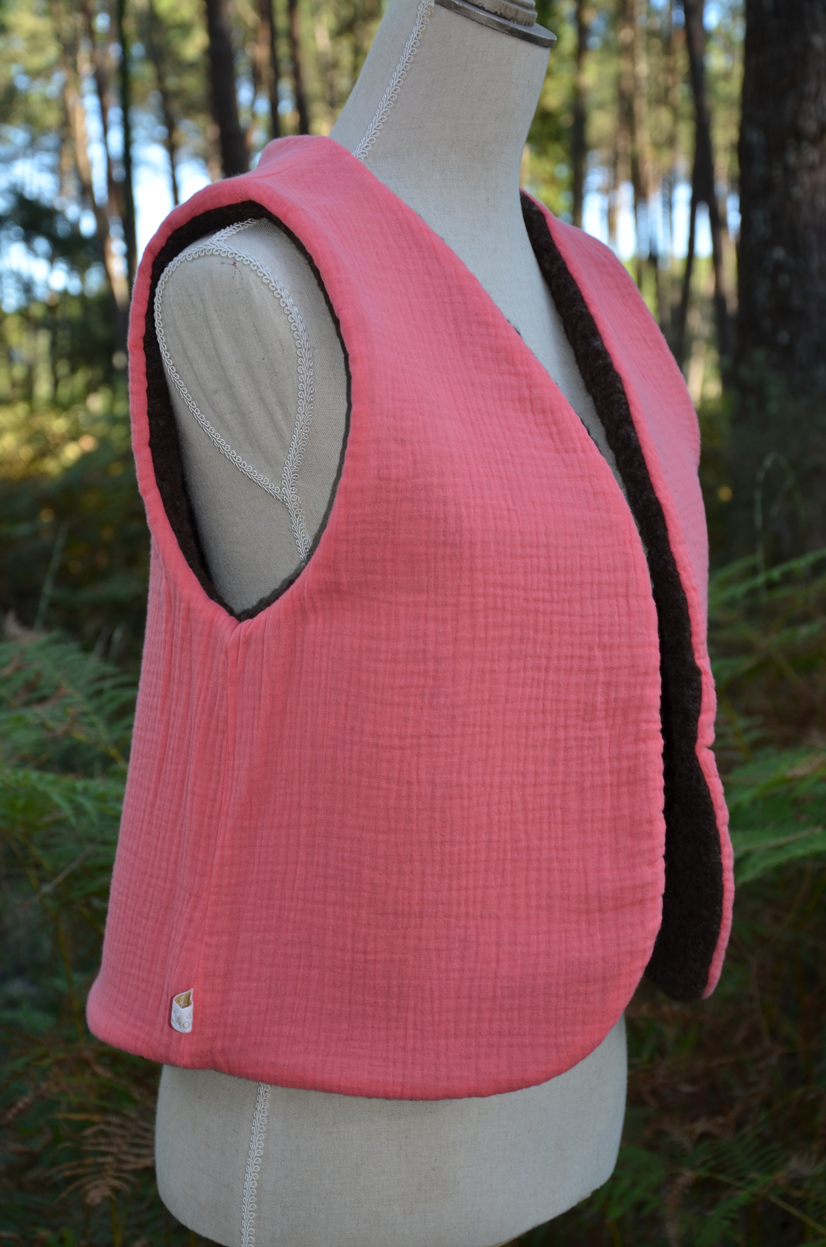 gilet réversible femme adulte laine mouton pyrénées artisanal marron choco double gaze créatrice france corail