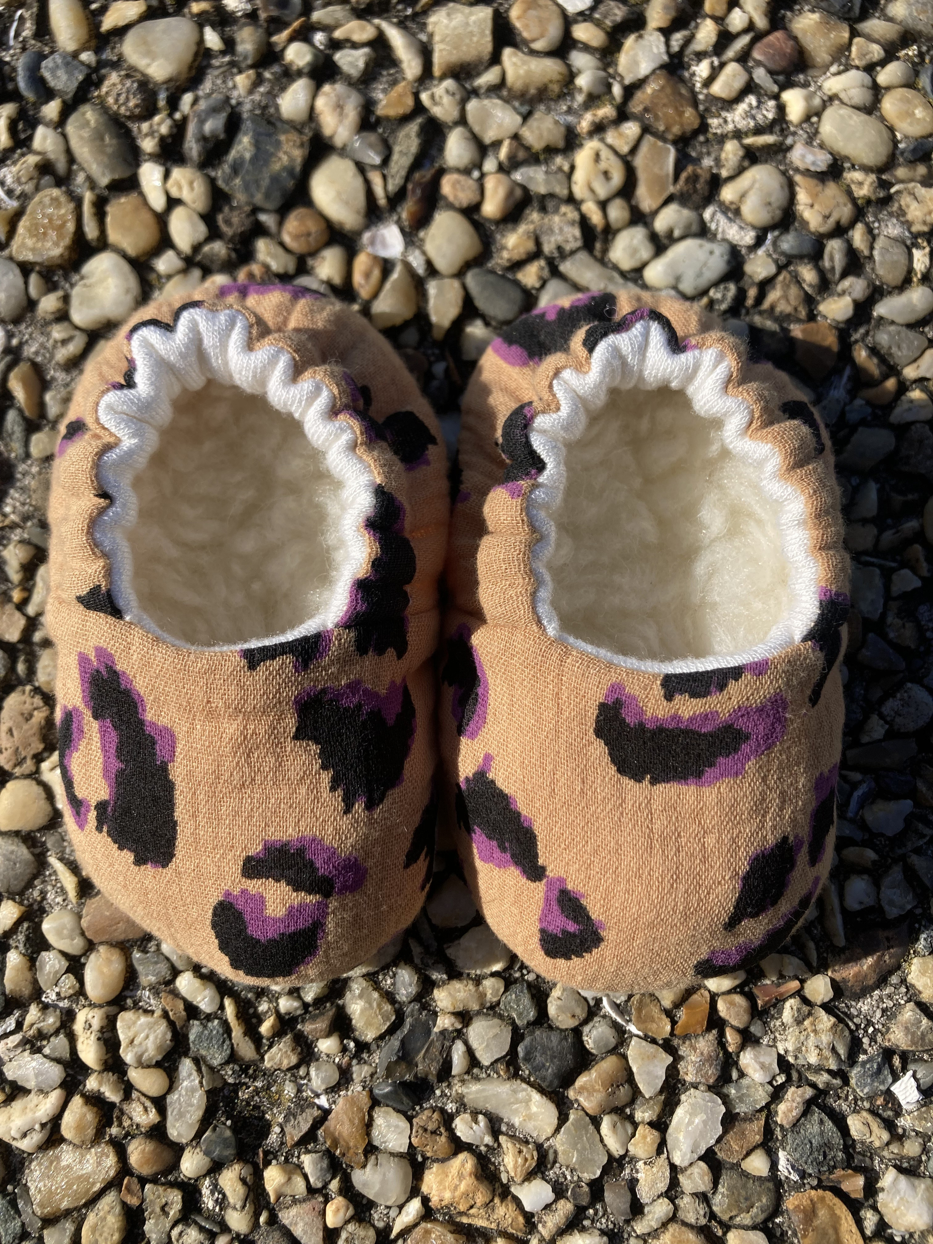 chausson bébé reversible gaze coton leopard bambou laine