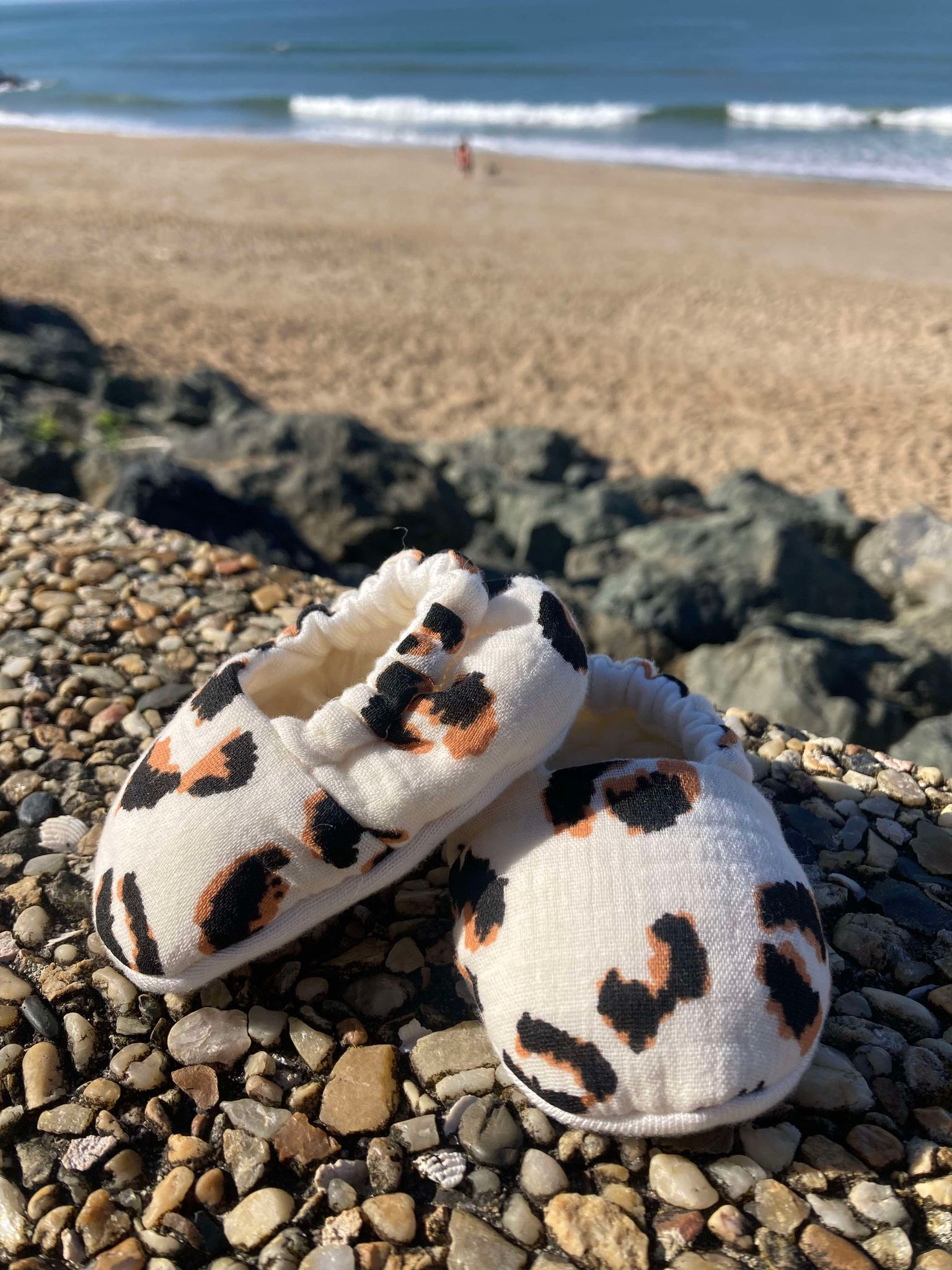 chausson bébé reversible gaze coton leopard bambou laine (3)
