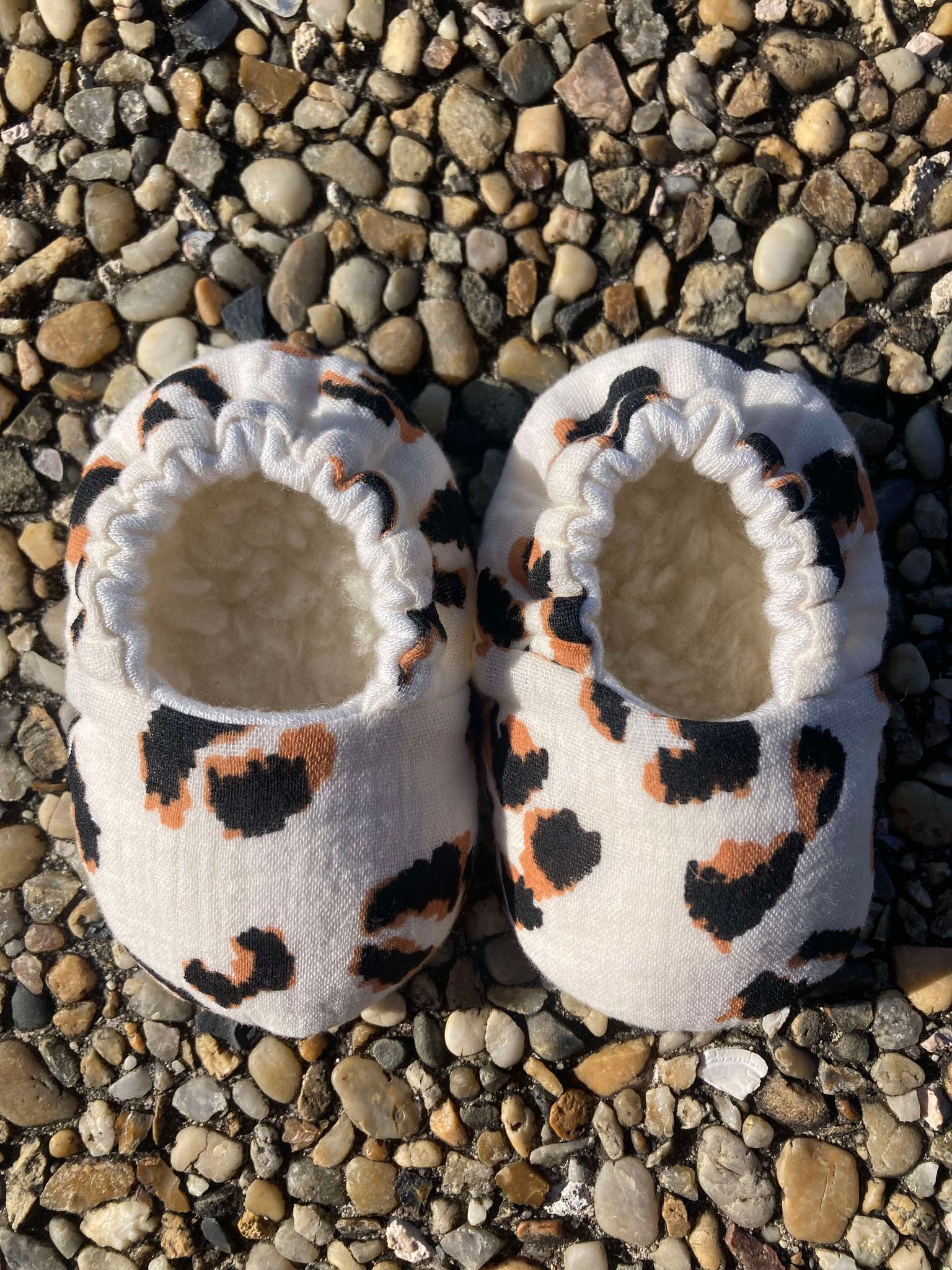 chausson bébé reversible gaze coton leopard bambou laine (4)