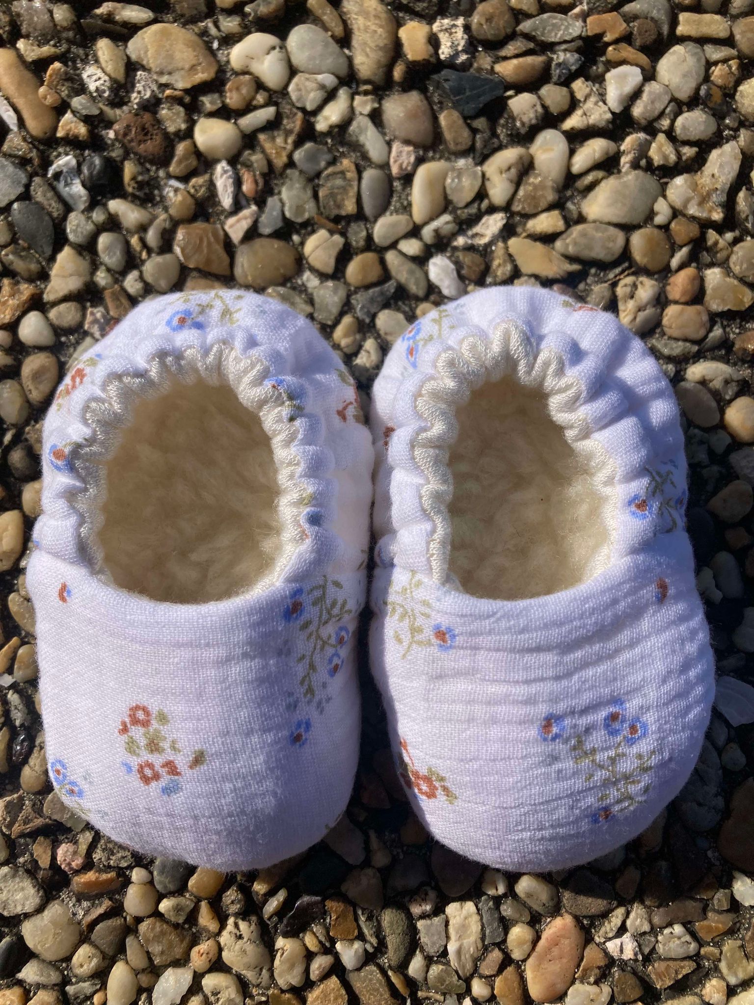 chausson bébé reversible gaze coton bambou laine uni fleuri bleu blanc