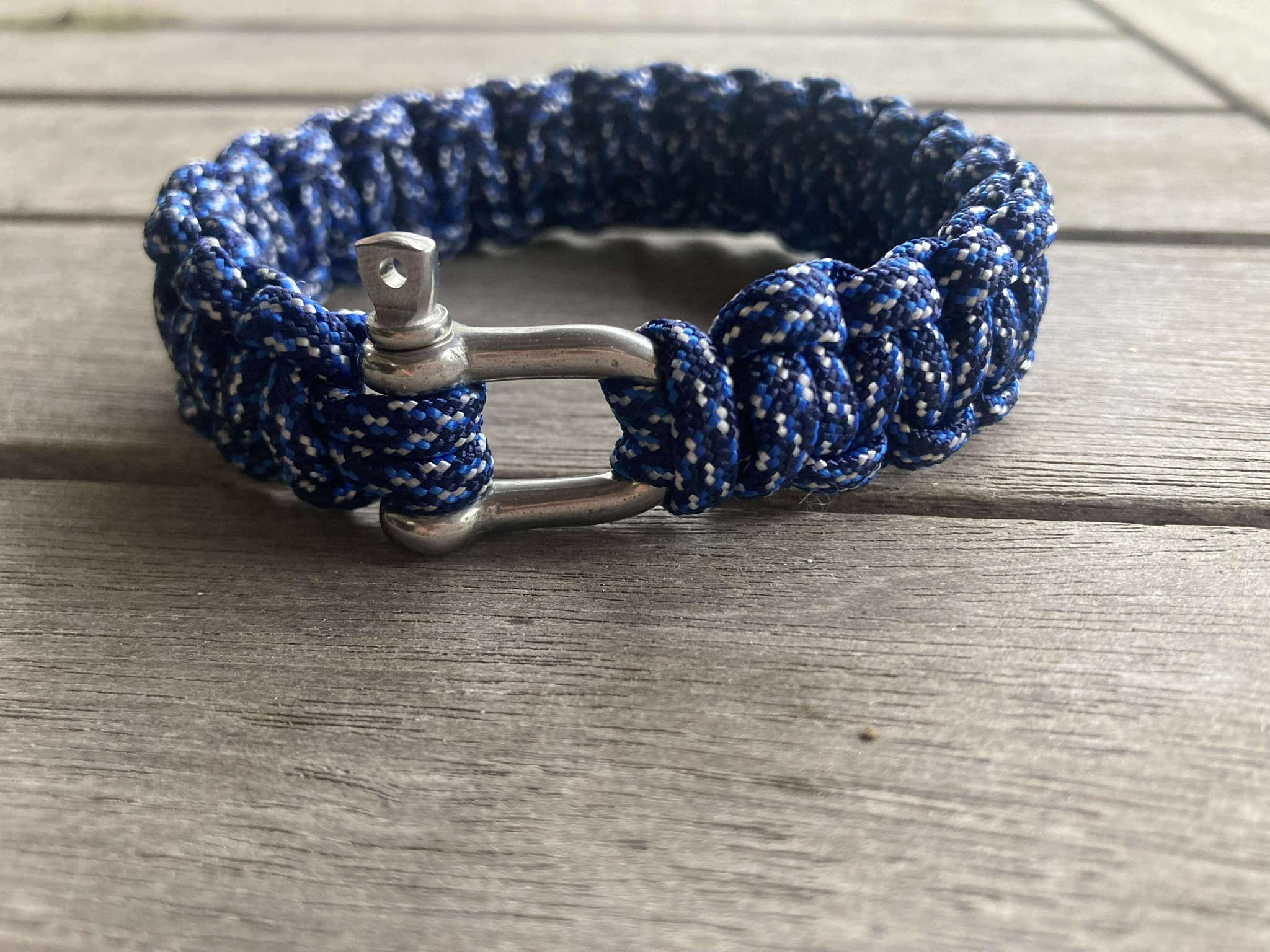 bracelet survie homme paracord inox bleu marine noir blanc