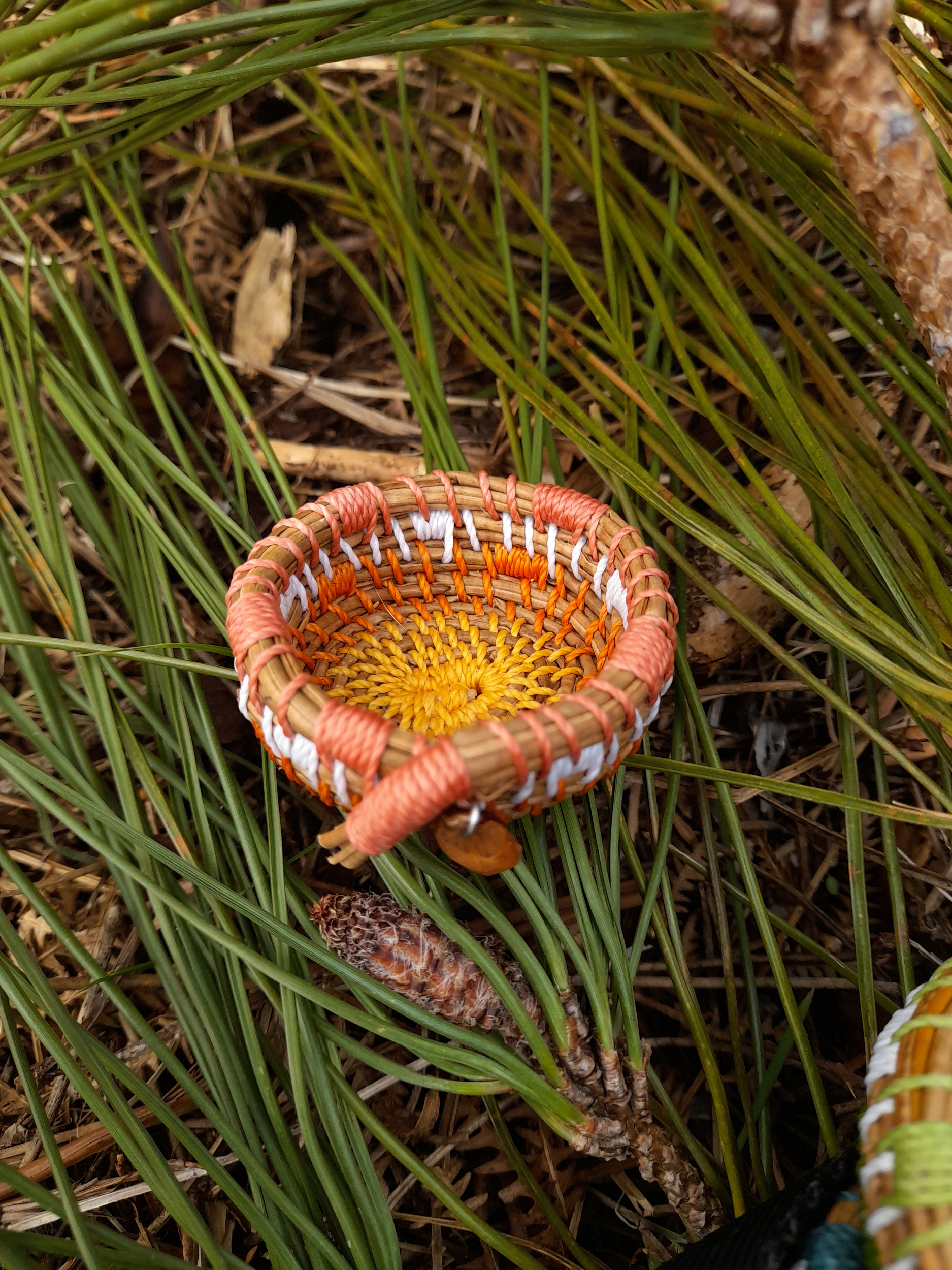 corbeille mini aiguille pin tressée landes orange