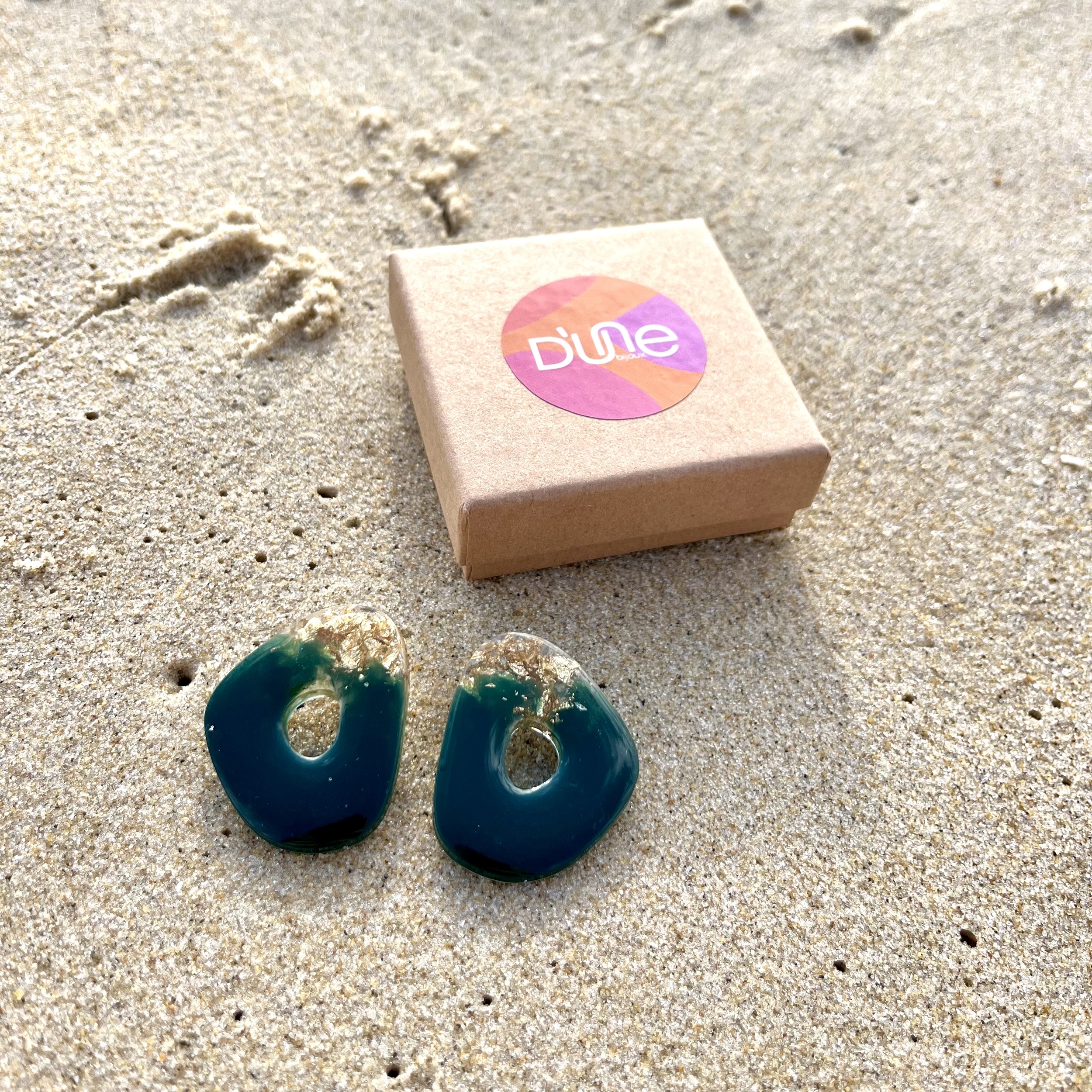 boucle oreille puce clou acier résine vert sapin or