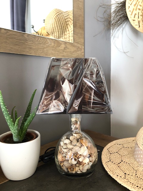 lampe chevet abat jour noir socle verre coquillages landes