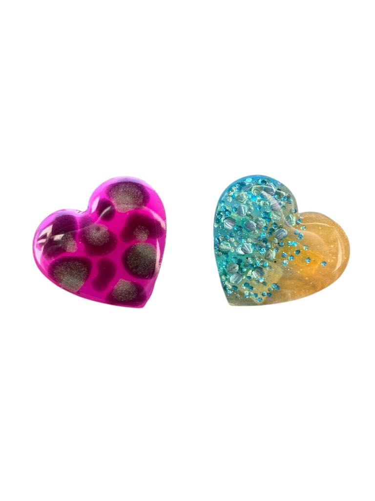 broche résine coeur