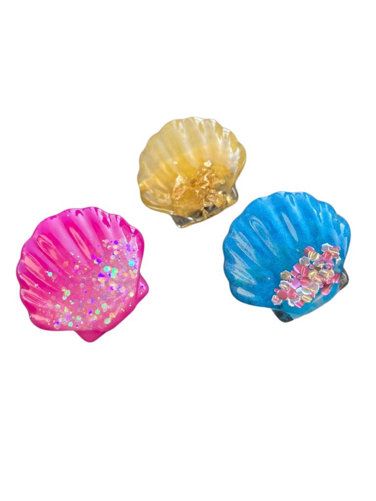 broche résine coquillage