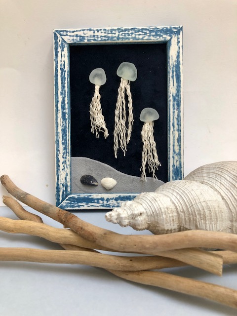IMG_cadre bois leu blanc coquillages meduse verre de mer artisanal france landes6873