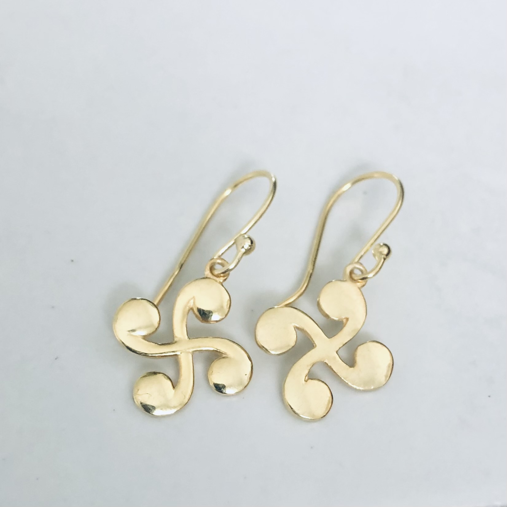 boucle oreille argent plaqué or artisanal lauburu croix basque