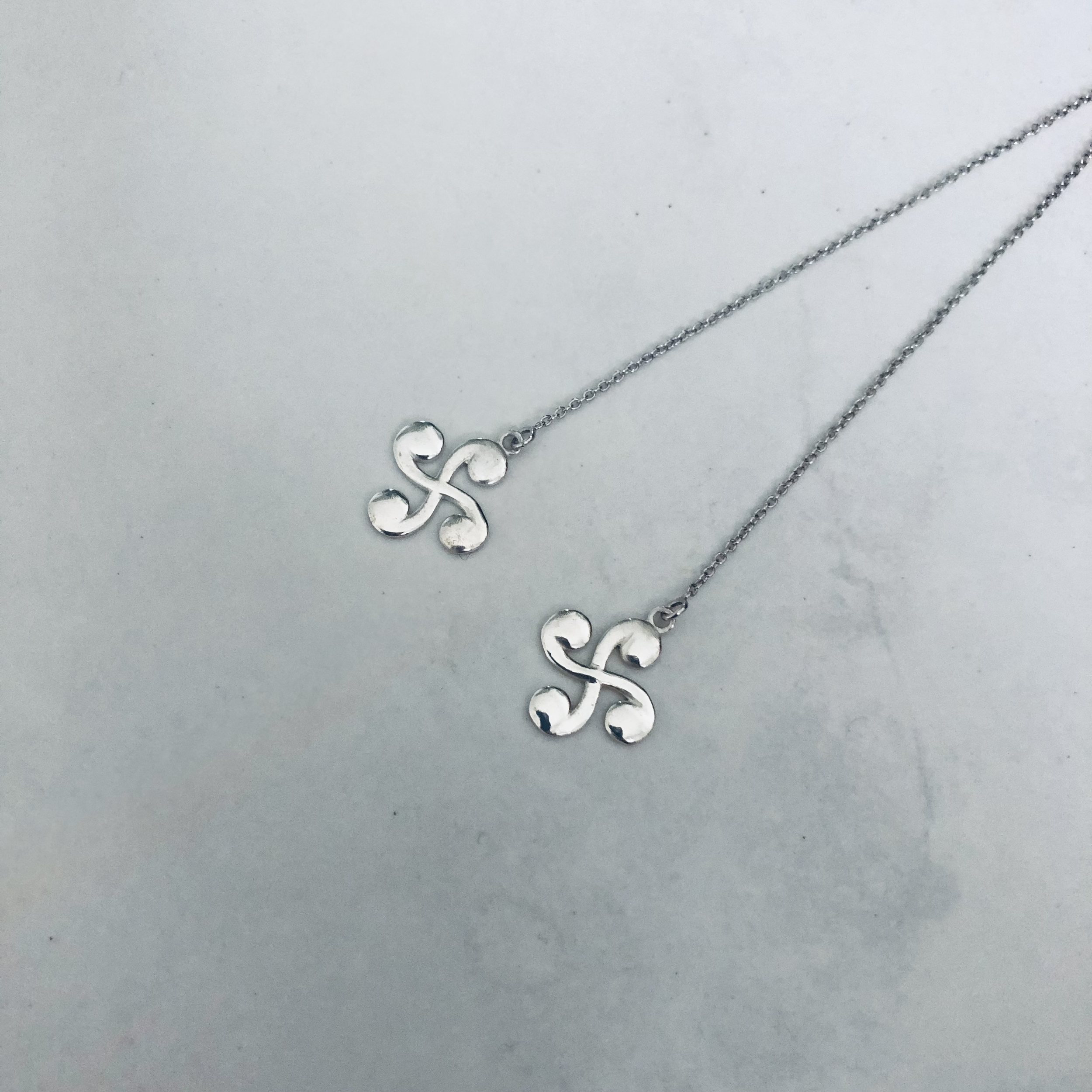 boucle oreille artisanale argent croix basque lauburu