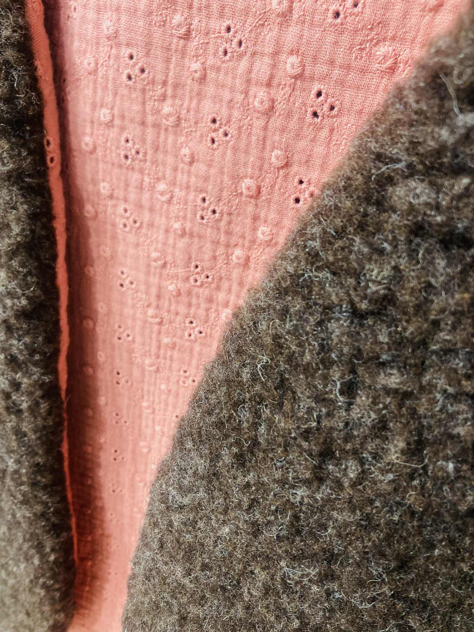 gilet laine mouton pyrénées marron gaze brodée marsala