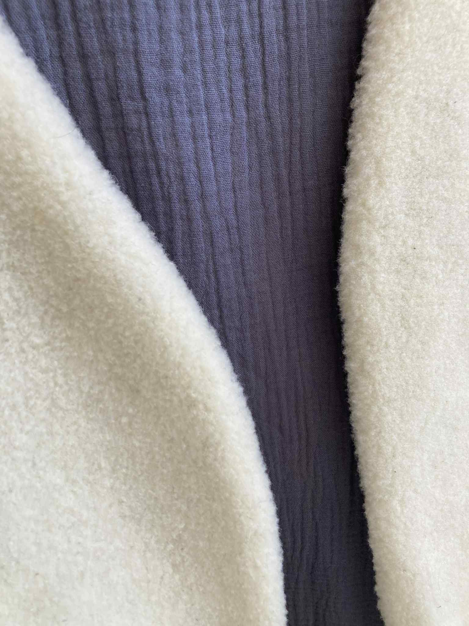 gilet laine mouton pyrénées ecru gris foncé