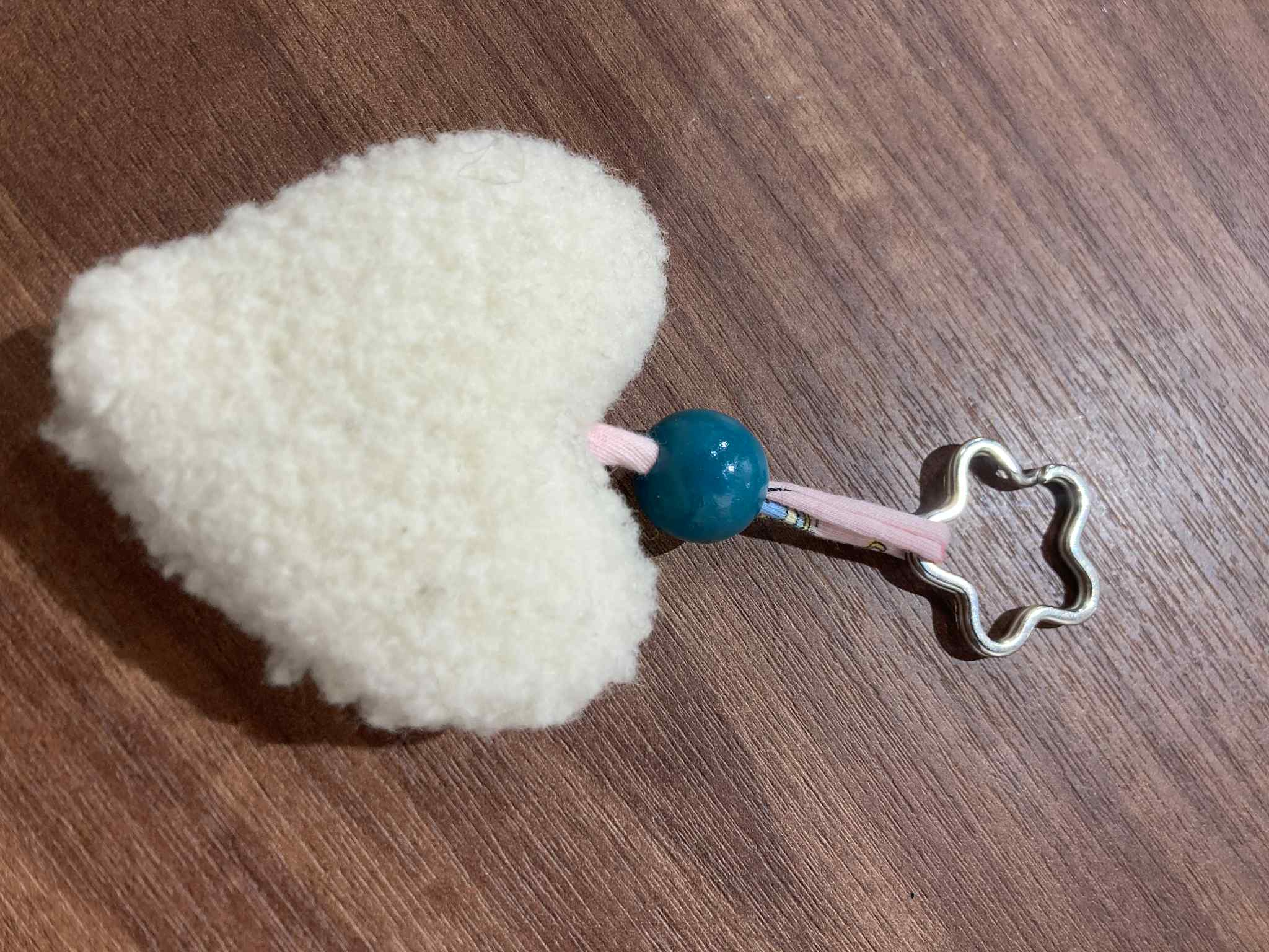 17porte clé coeur laine mouton beige