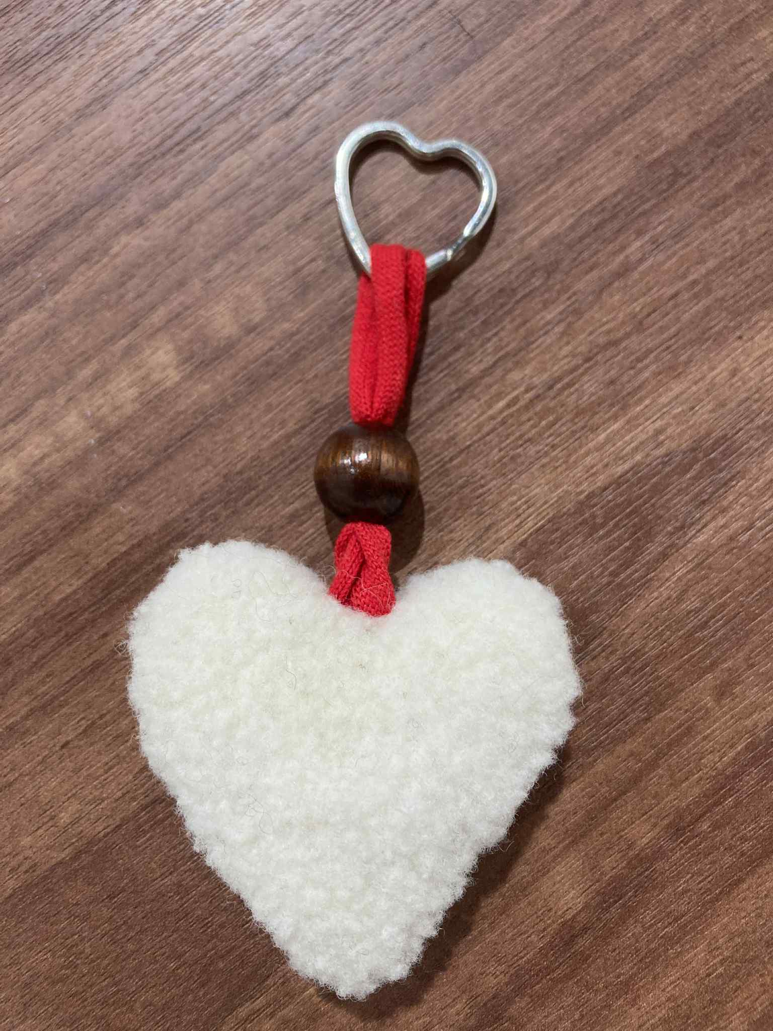 16porte clé coeur laine mouton beige