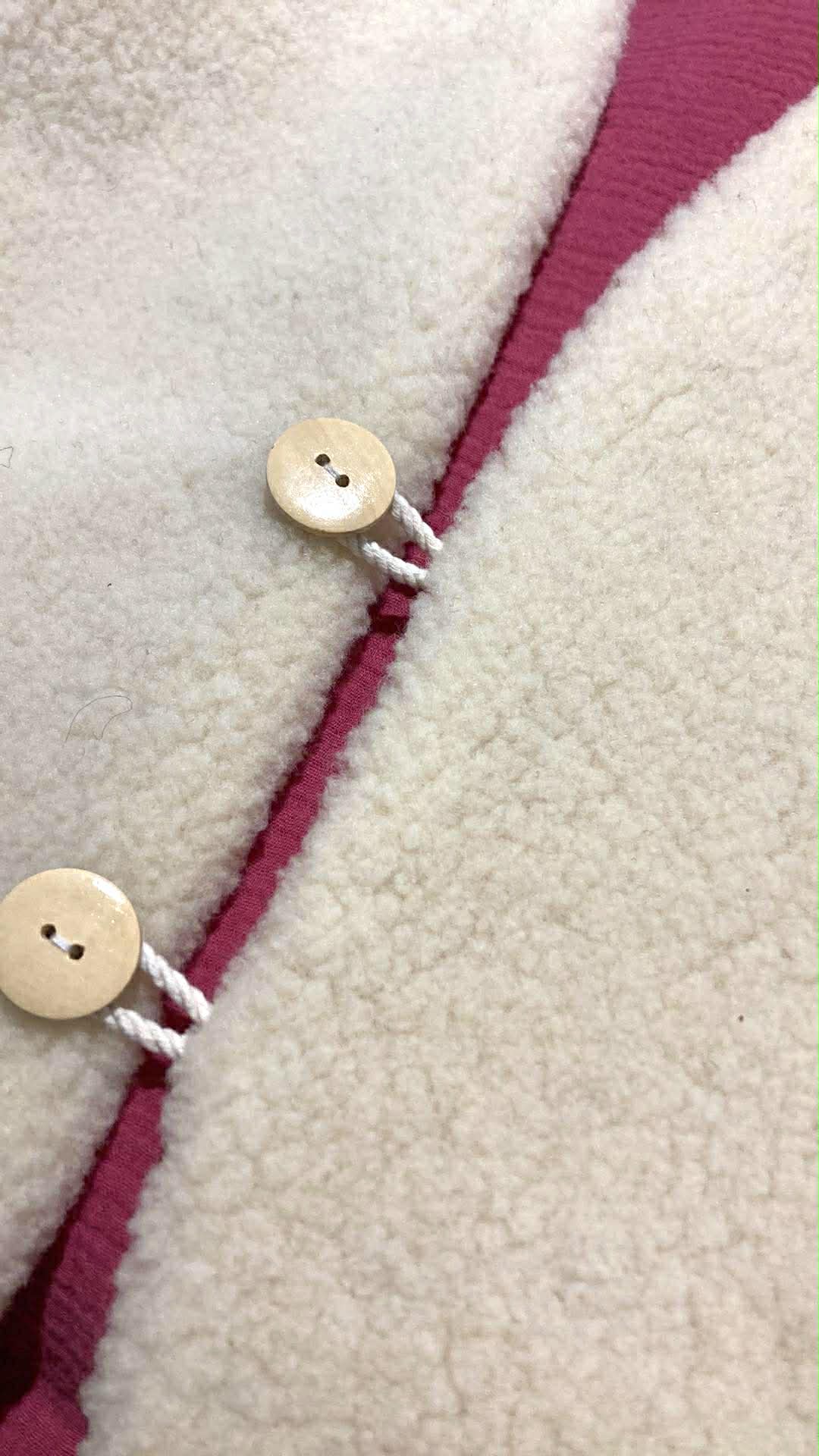 gilet laine pyrénées ecru bois de rose bouton