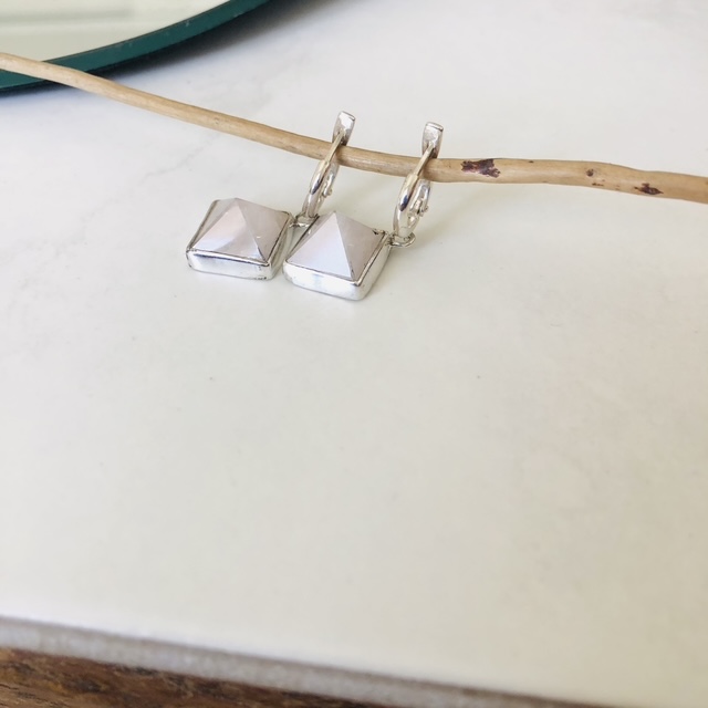 bo mini creole argent pyramide quartz rose