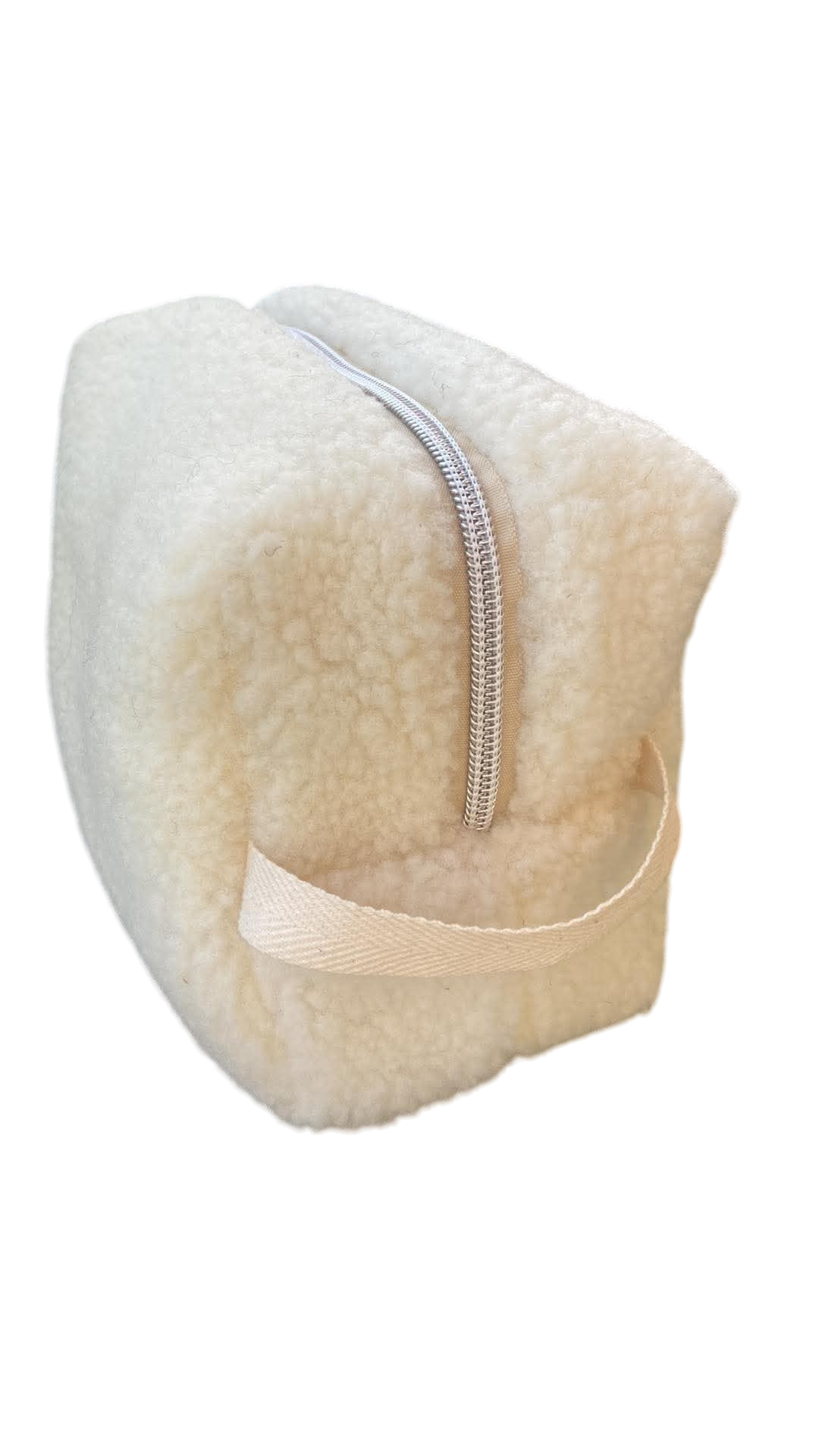 trousse toilette laine mouton moumoute ecru