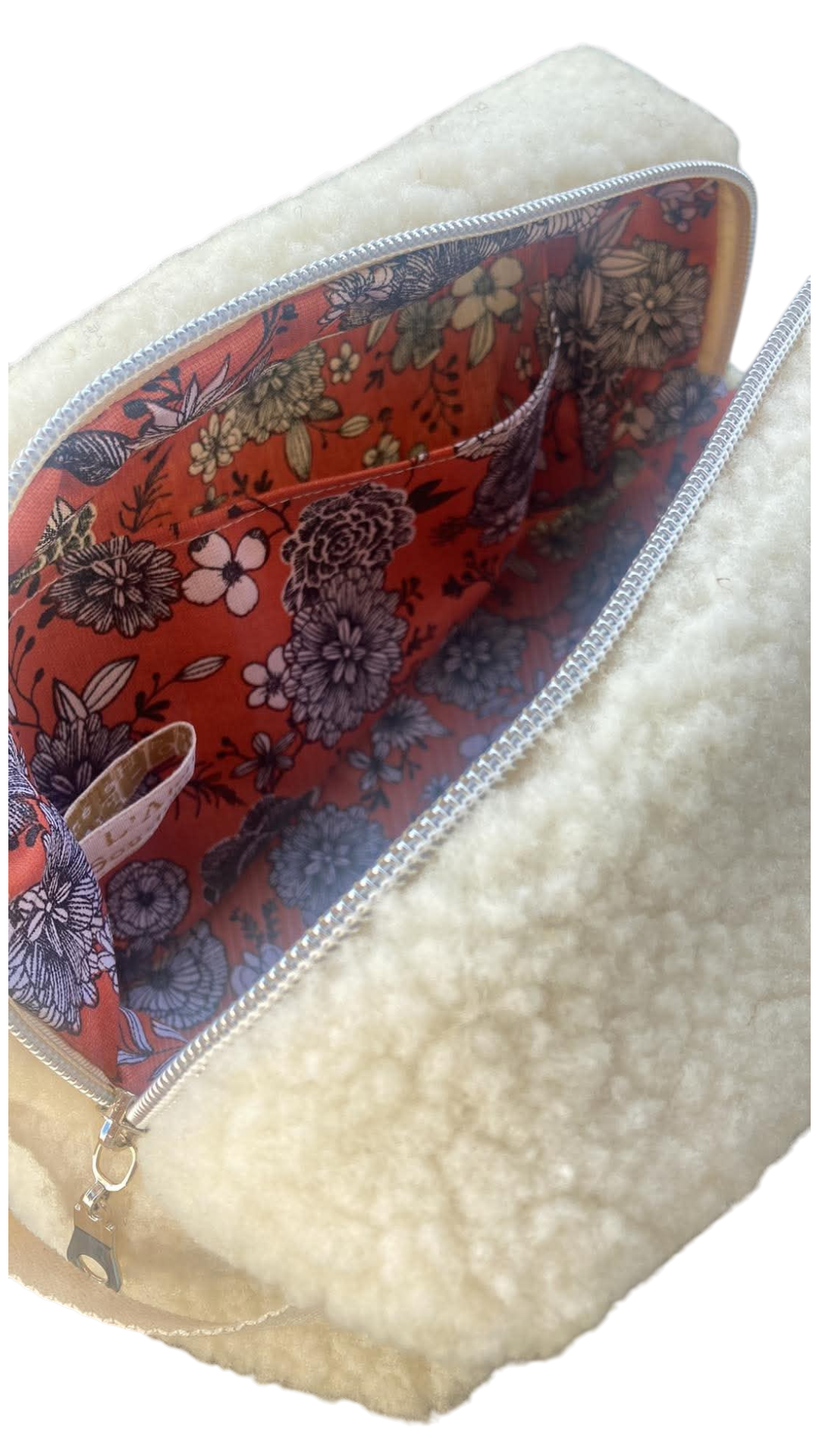trousse toilette laine mouton moumoute ecru fleur orange (3)