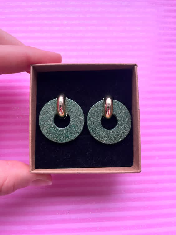 boucles oreilles doré vert kaki irisé pailletté léger éco resine artisanal acier inox