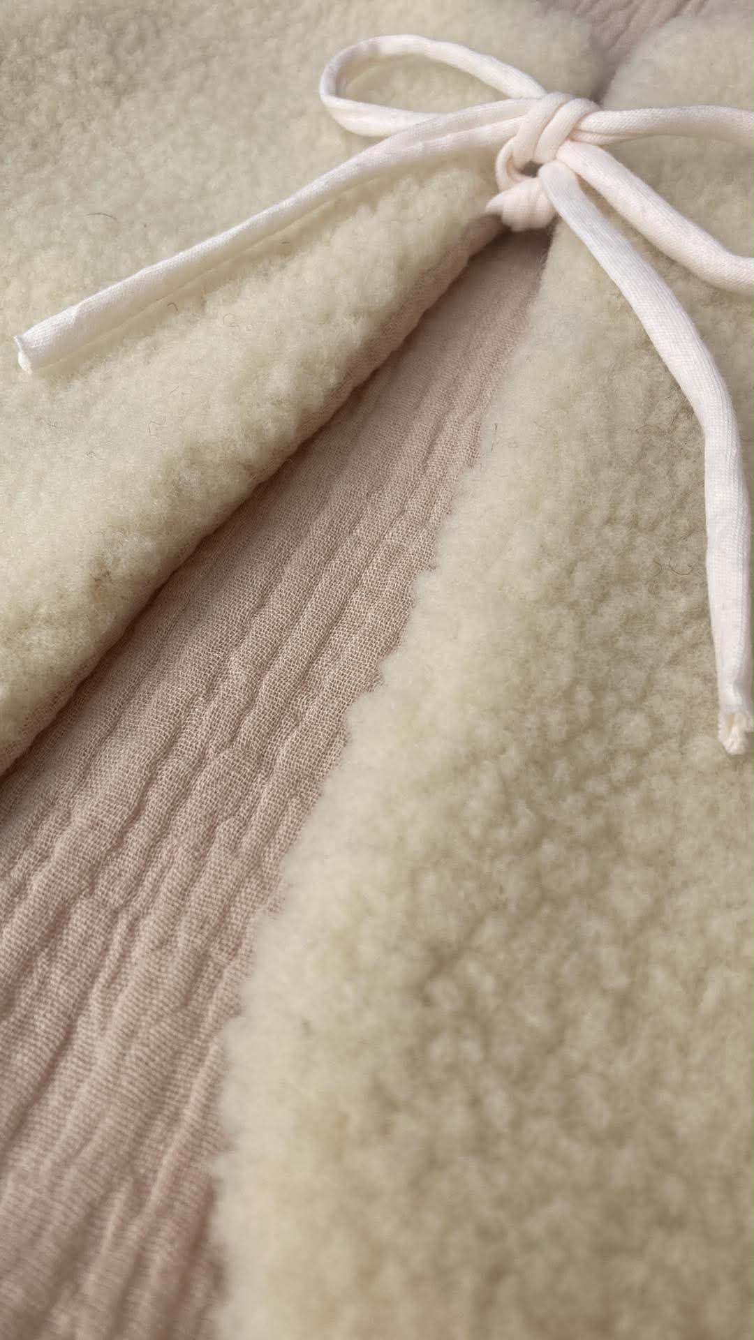 gilet laine pyrénées écru enfant gaze coton artisanal réversible  beige detail