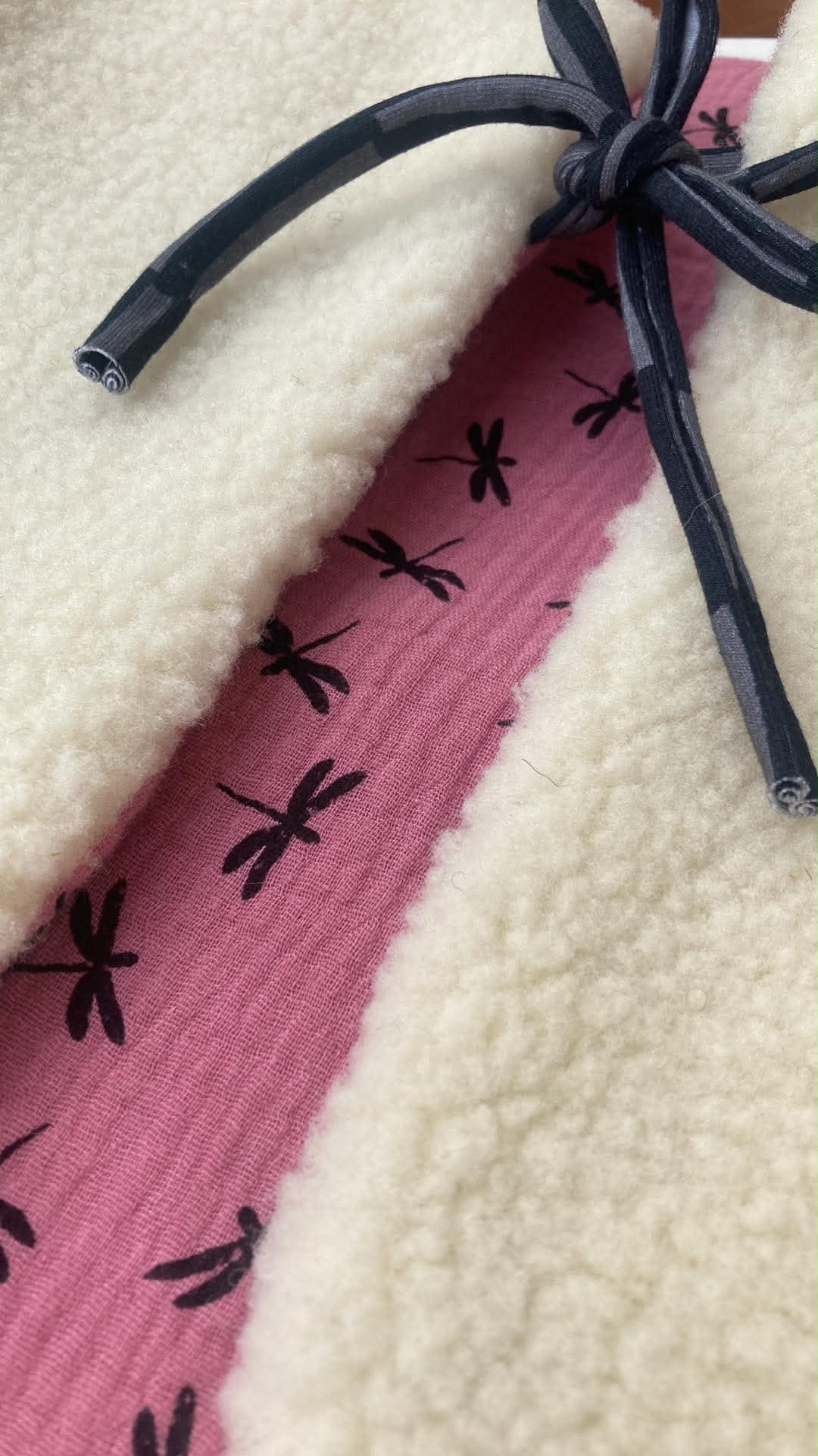 gilet berger laine pyrénées enfant ecru libellule rose