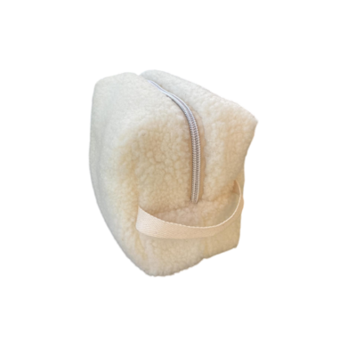 trousse toilette laine mouton moumoute ecru