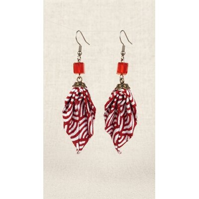 boucle oreille tissu fait main et crochet acier rouge blanc