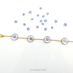 bracelet chaine inox or résine et fleurs séchées myosotis bleu