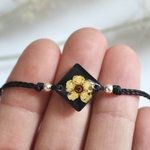bracelet macramé coulissant réglable fleur séchée losange spirée noir