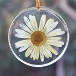 petite suspension florale marguerite résine (2)