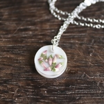 collier chaine pendentif fleur séchée artisanal bruyère landes2