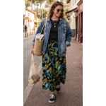 jupe viscose fleur tropiques bleu marine portée