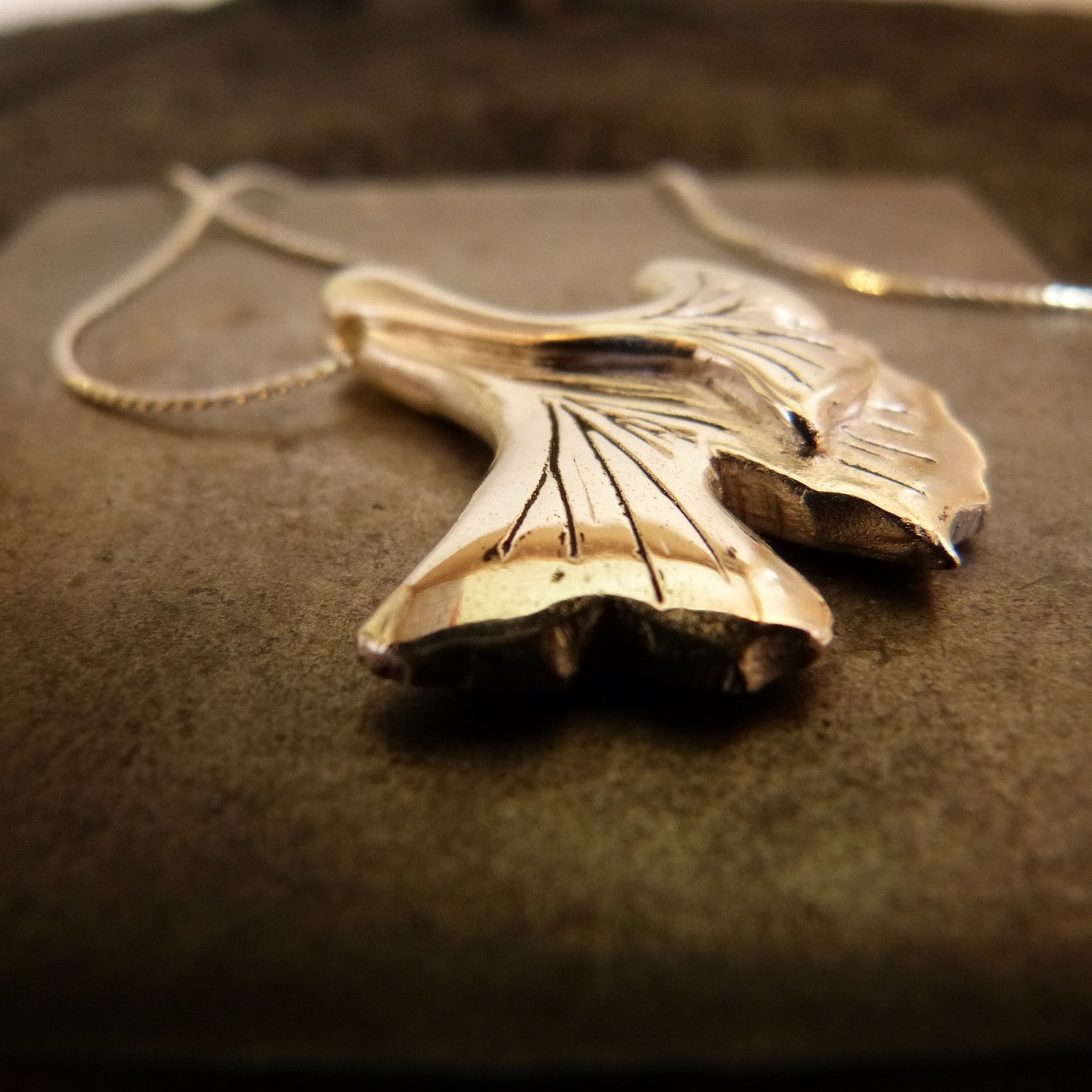 collier ginkgo argent