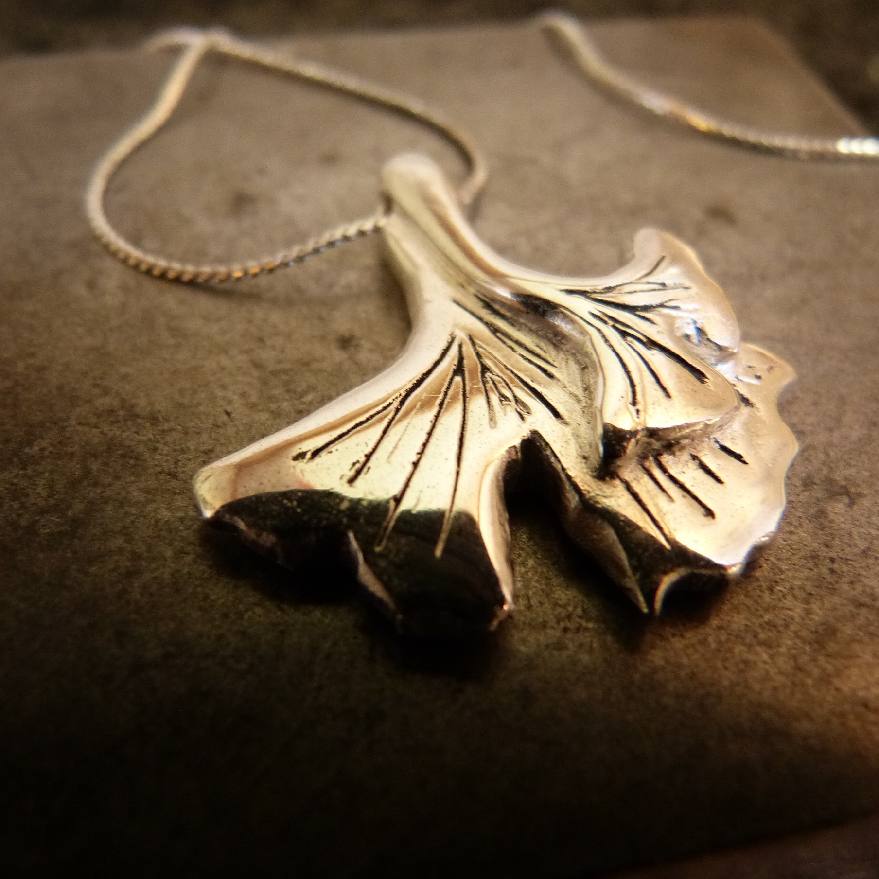 collier ginkgo argent