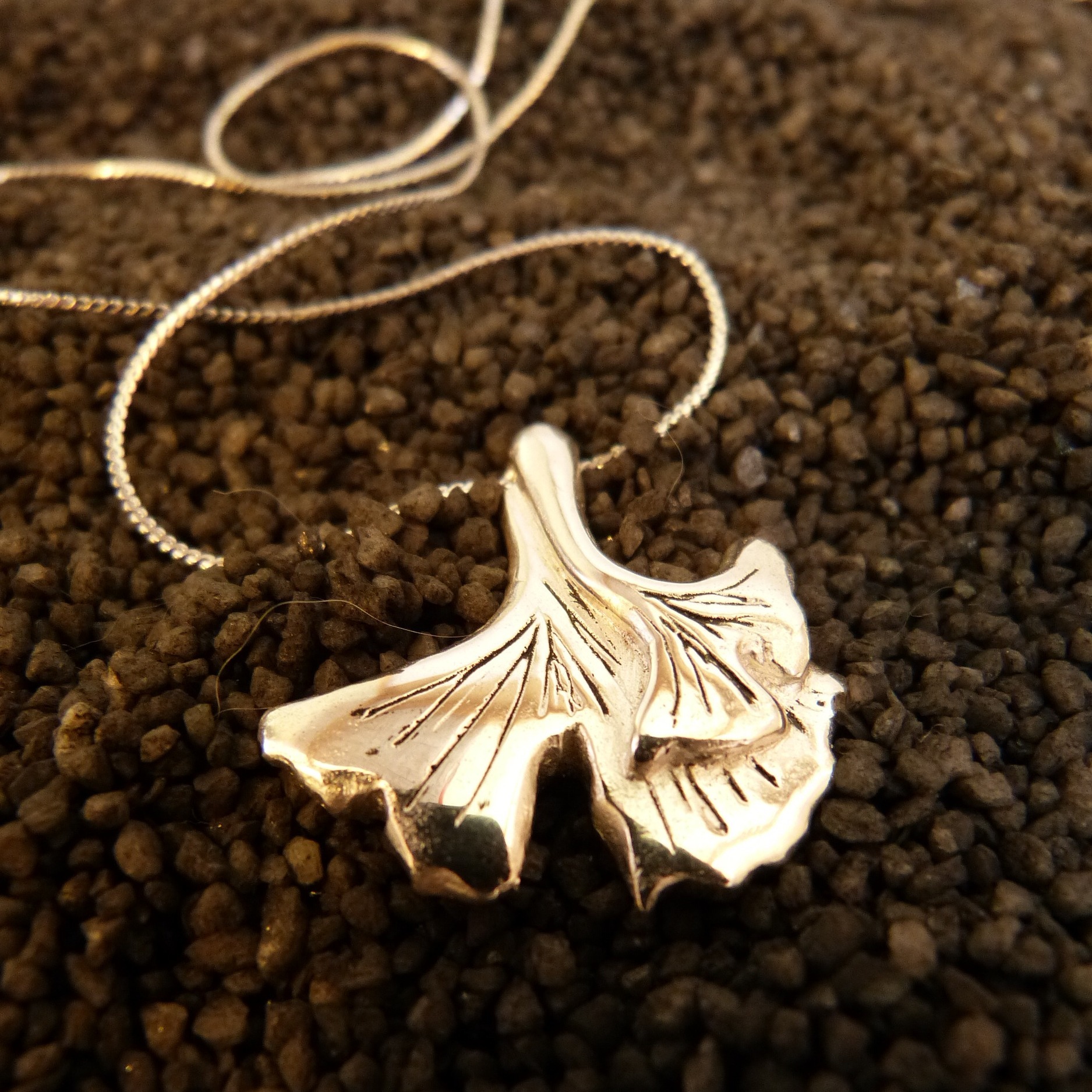 collier ginkgo argent