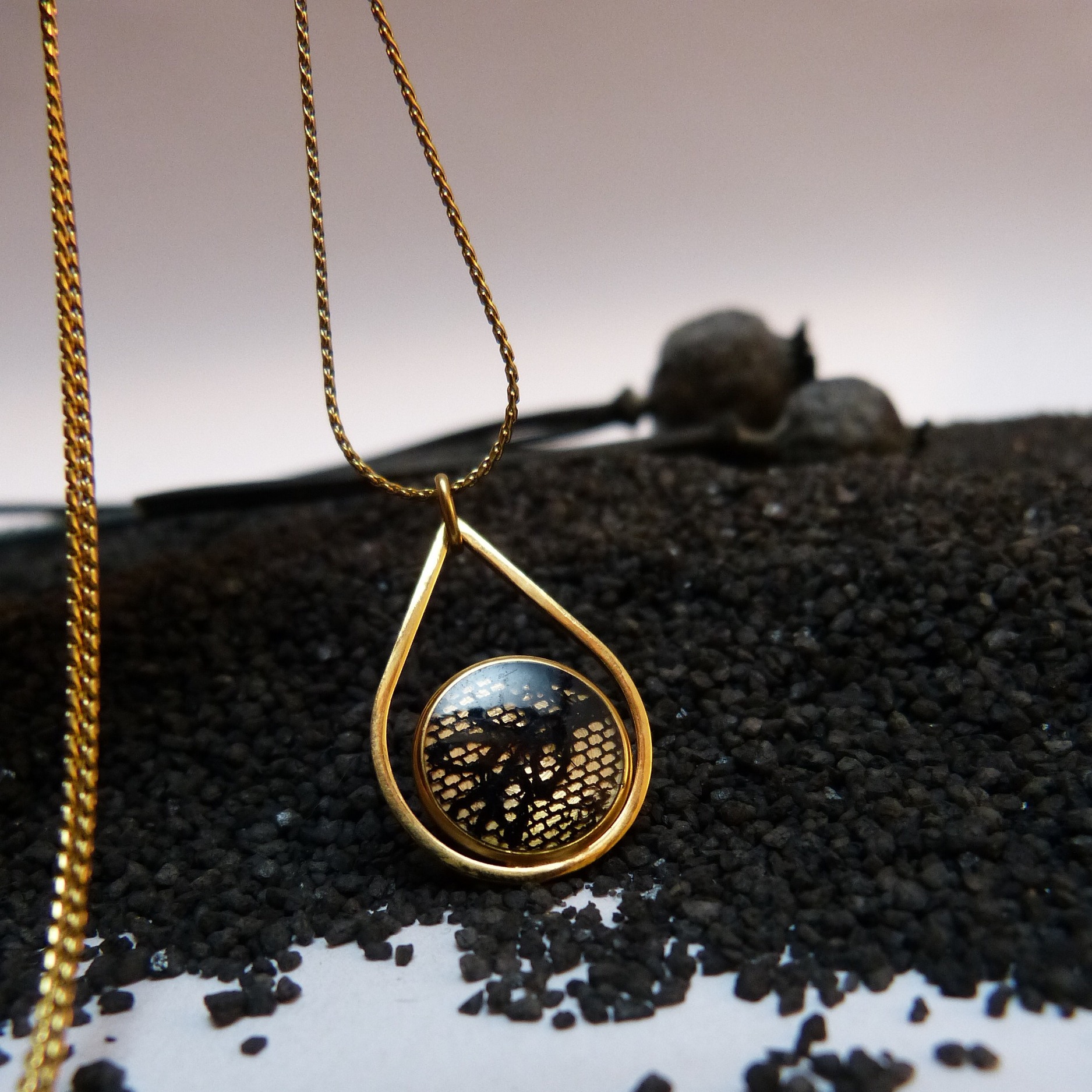 collier-dentelle-doré à lor fin-noura