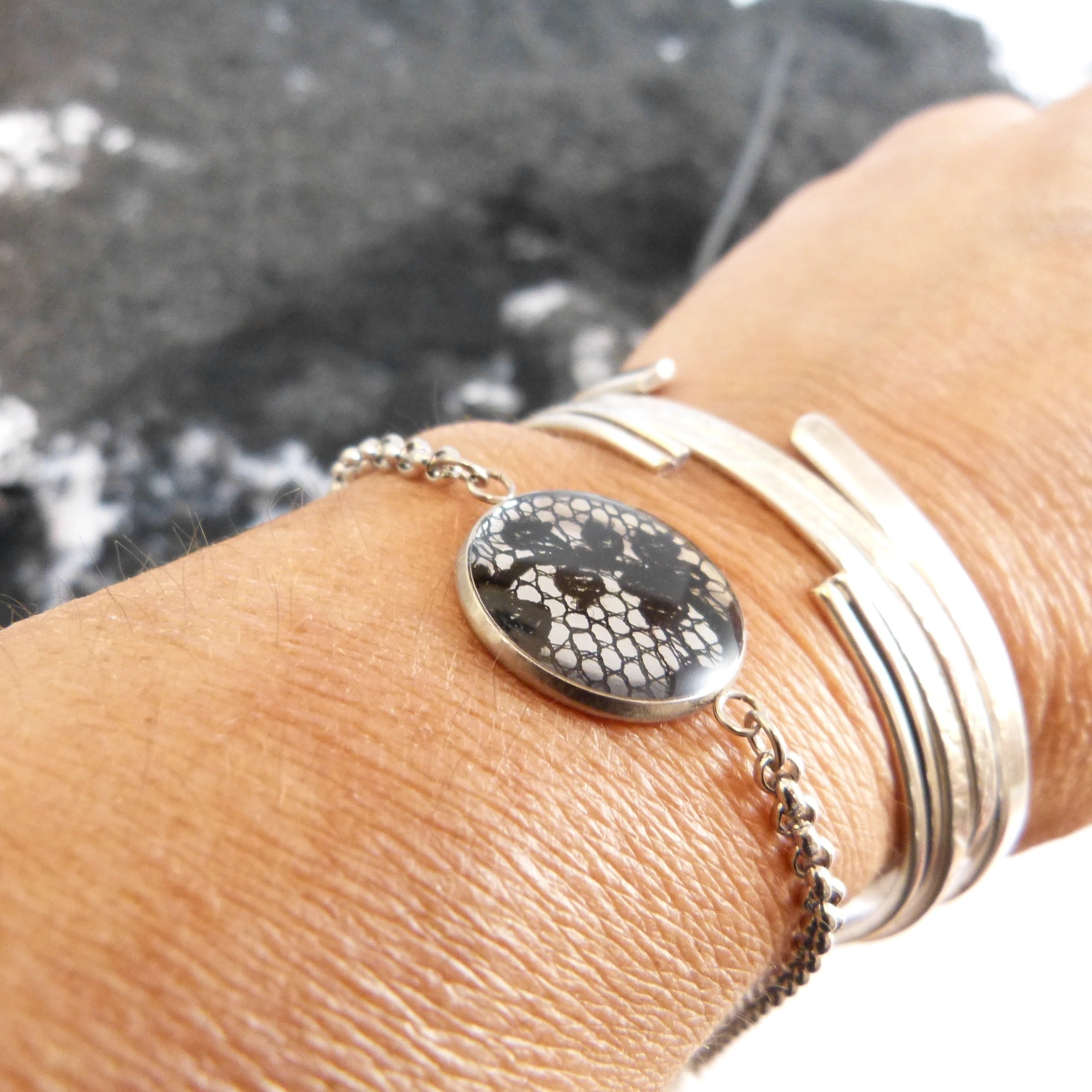 bracelet-dentelle-noire-acier-inoxydable-Belladone