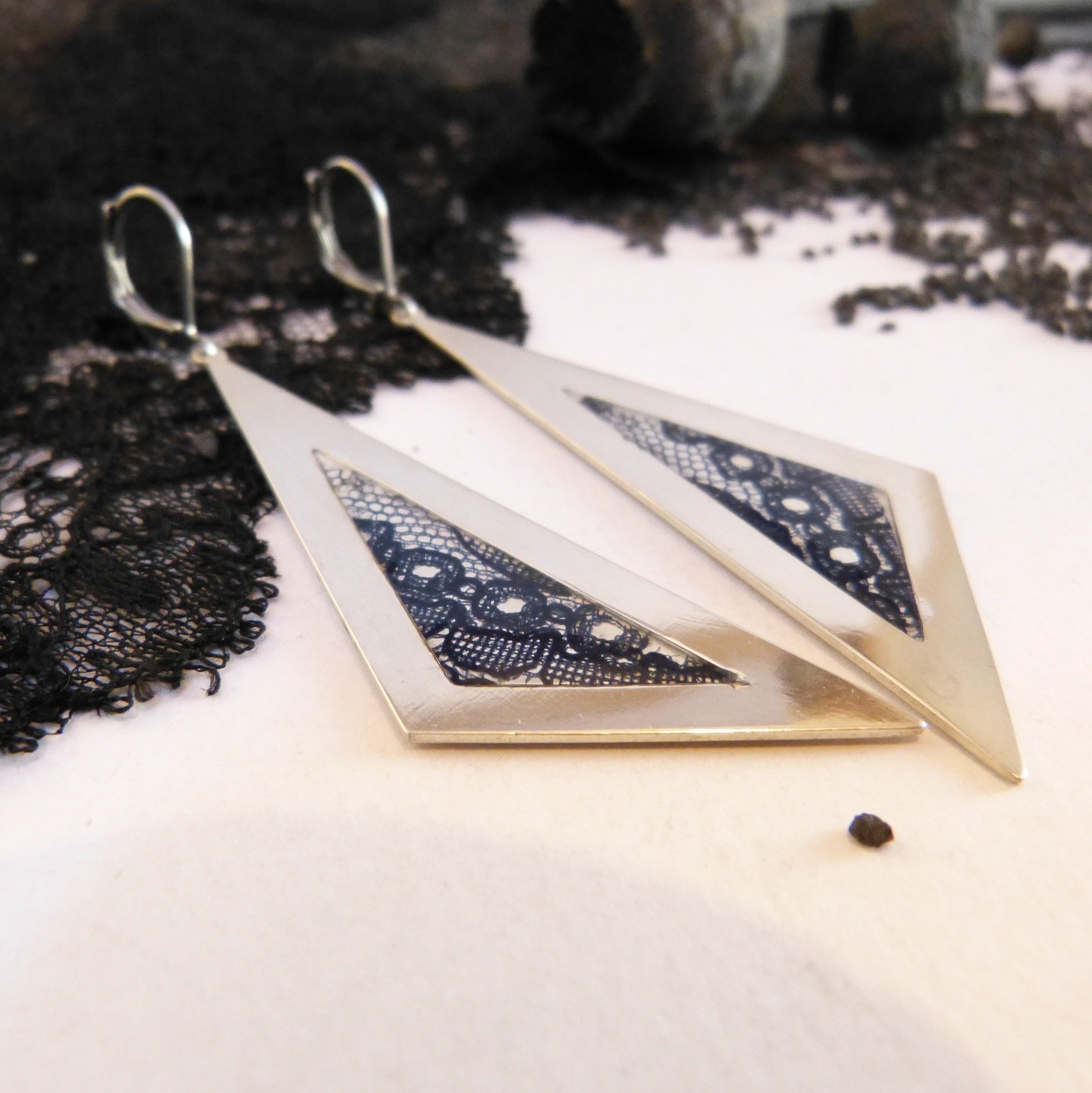 boucles-dentelle-bleue-argent-gloria-belladone