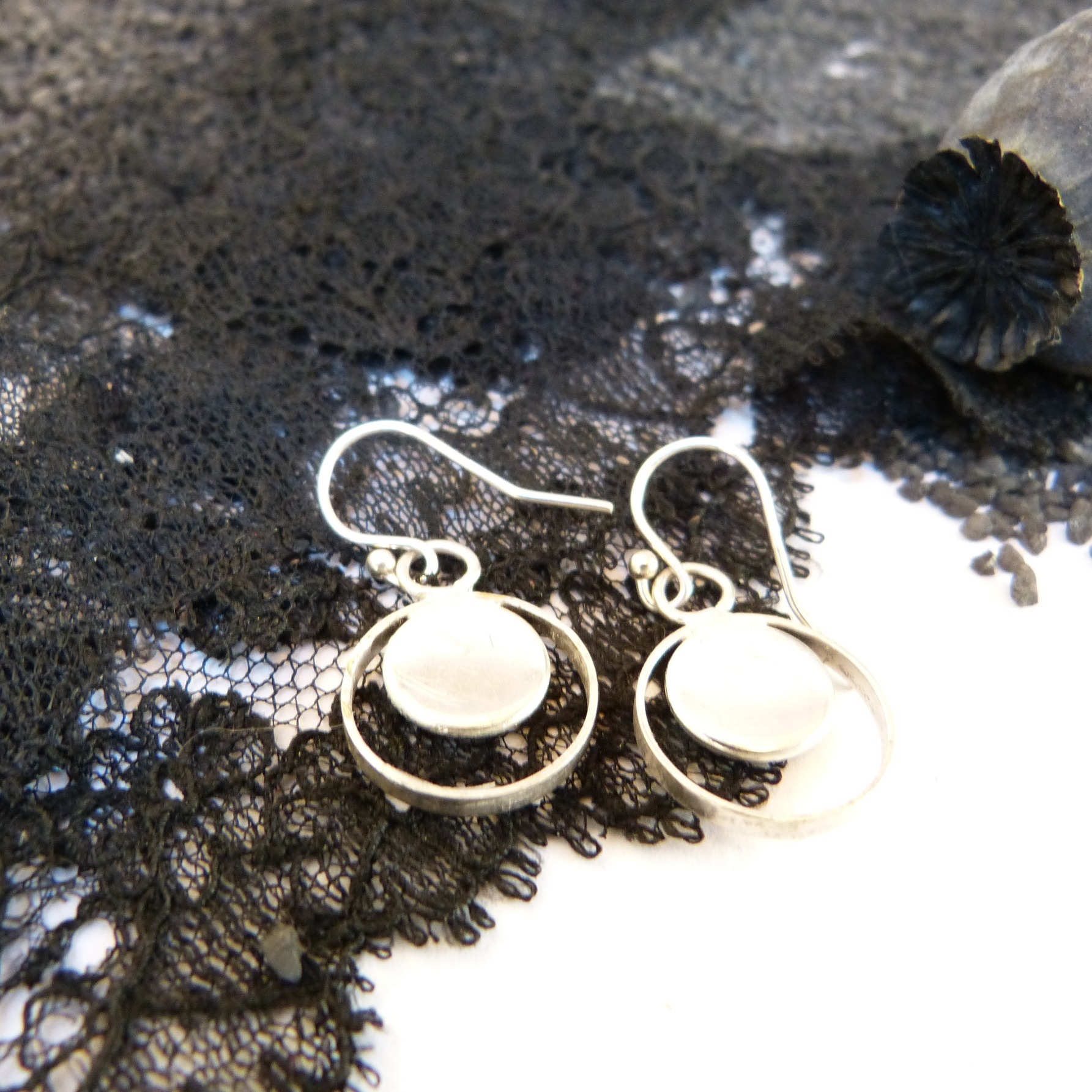boucles doreilles-dentelle-argent-perline-belladone