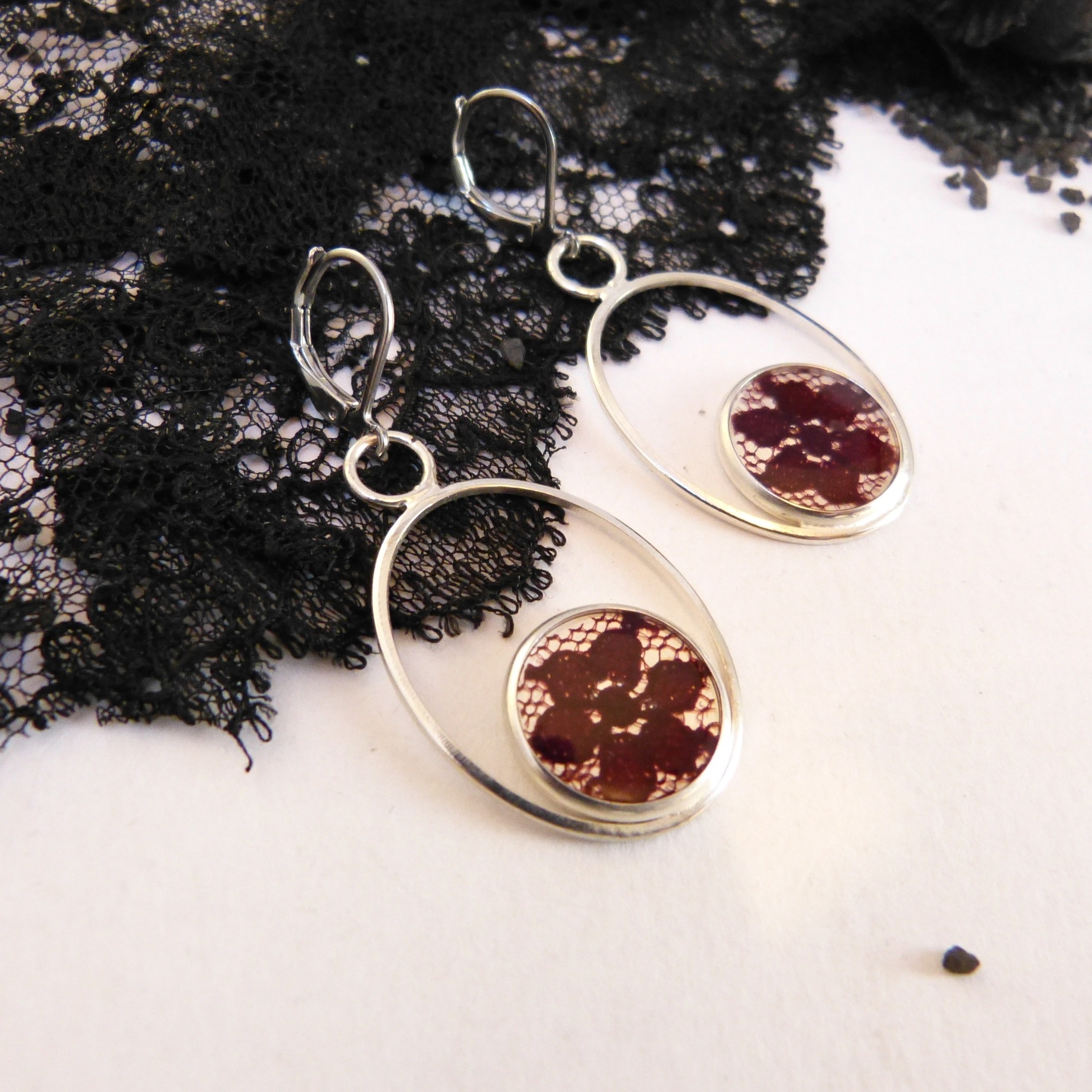 boucles-dentelle-bordeaux-argent-tina-belladone