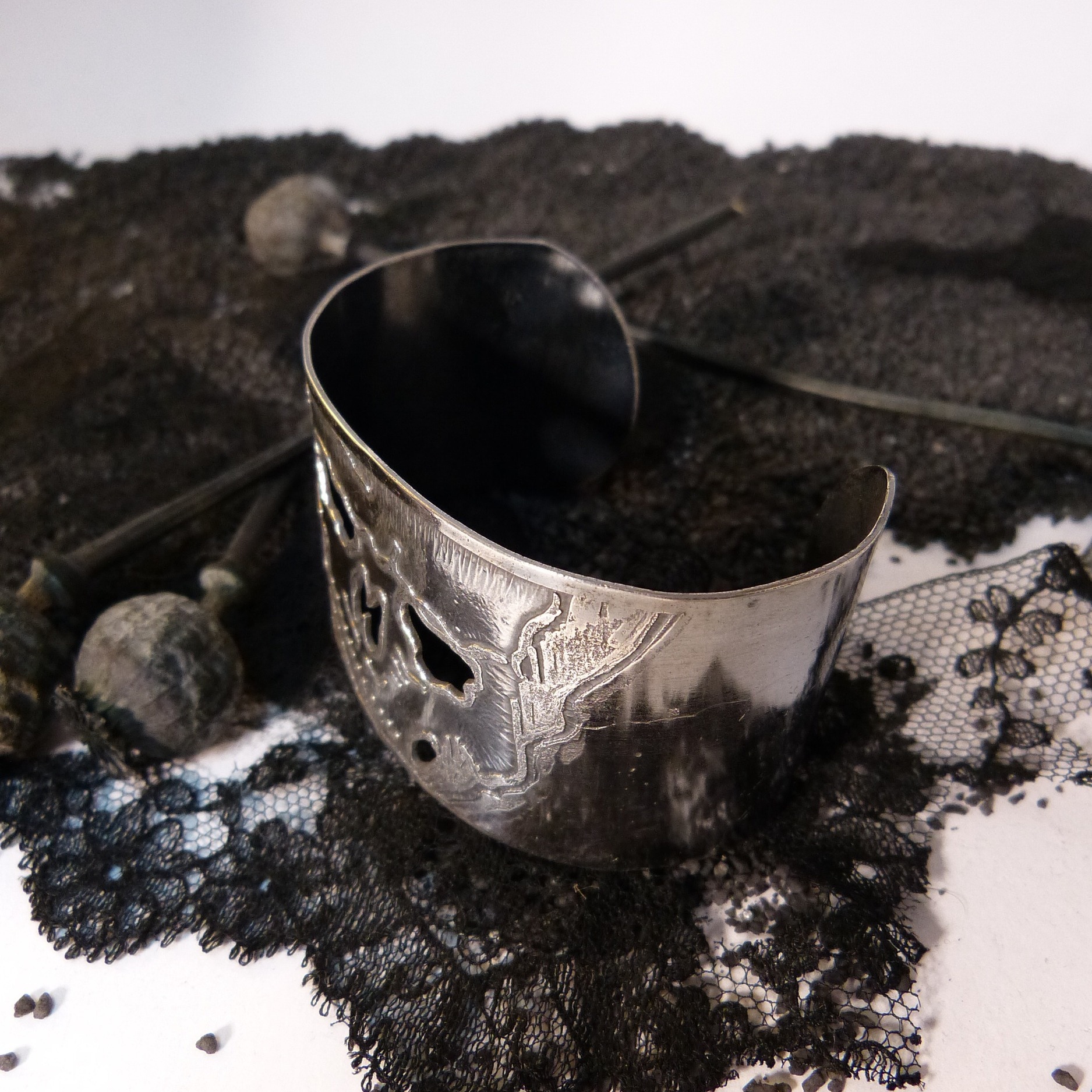 bracelet-crâne-argent-vanité-belladone