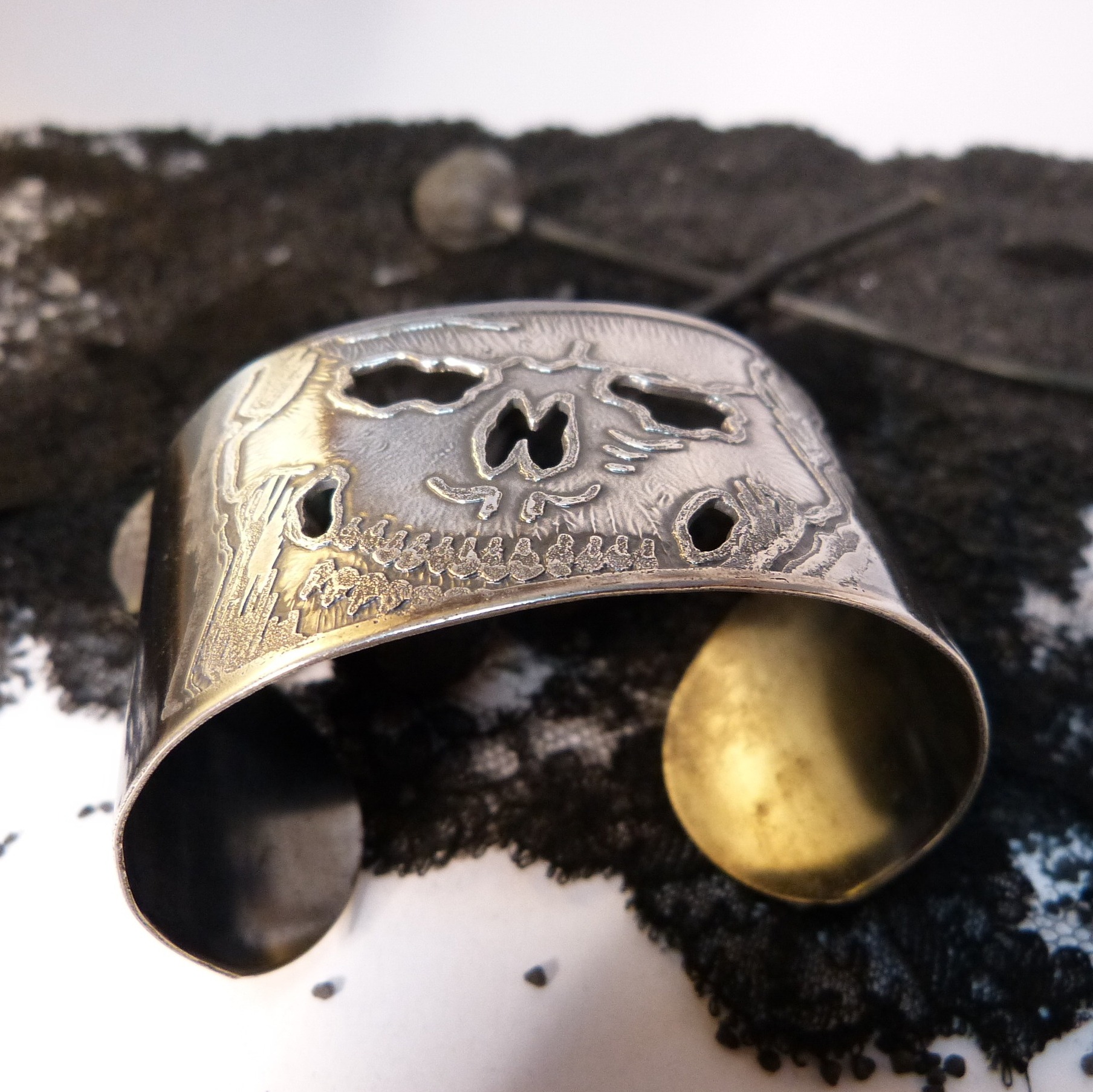 bracelet-crâne-argent-vanité-belladone